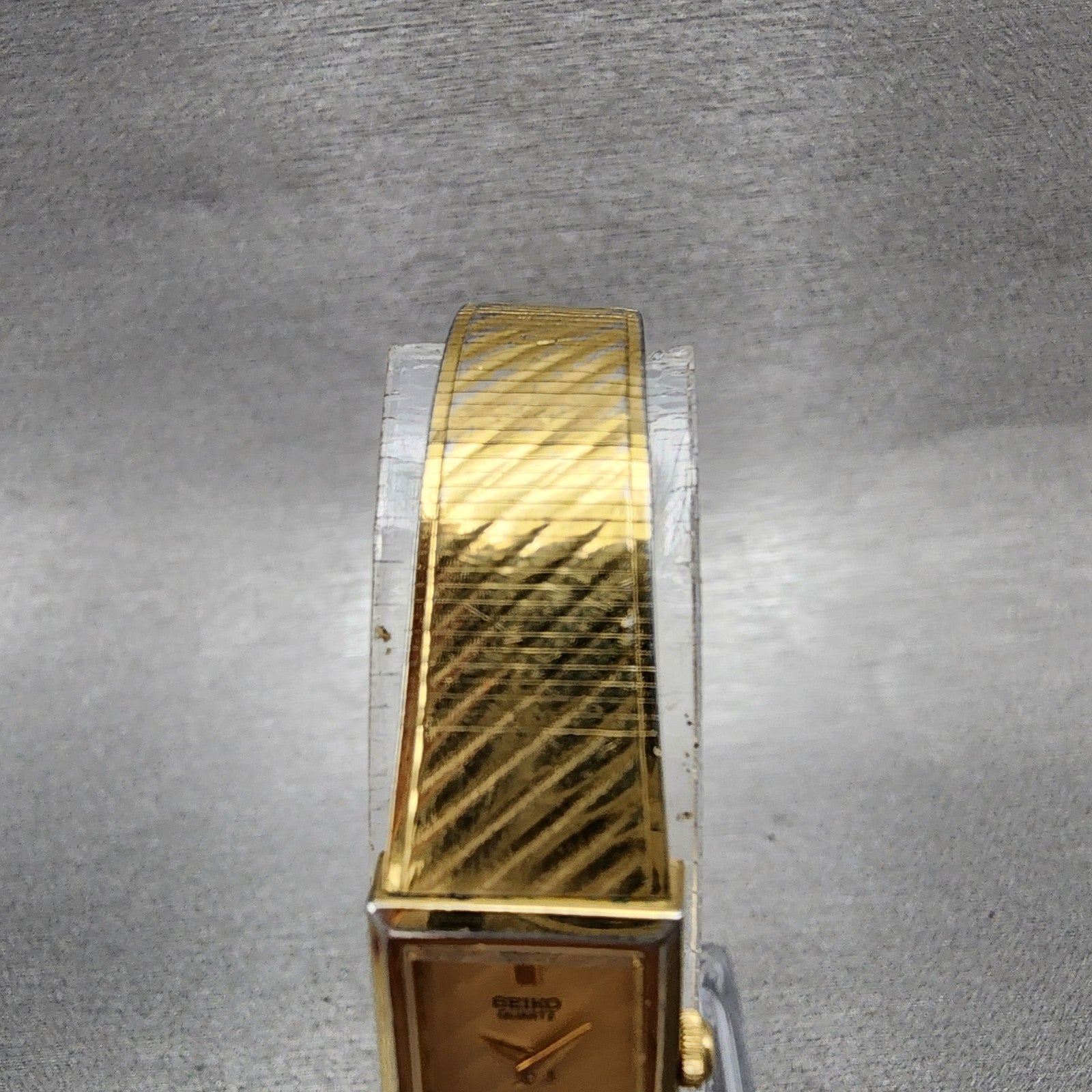 Seiko Tank Watch Women 12mm Gold Dial Gold Tone 1E205109 Rectangle New Battery4