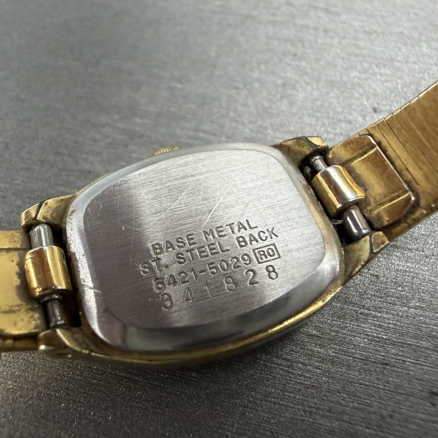 Seiko Watch Women 17mm Champgne Dial Gold Tone Rectangle 5421-5029 New Battery O9