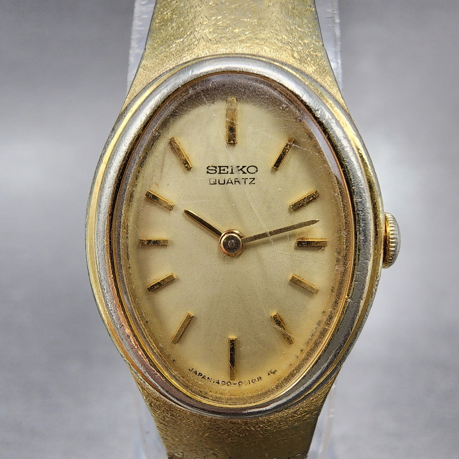 Seiko Watch Women 17mm Champagne Dial Gold Tone Oval 14005089 New Battery1