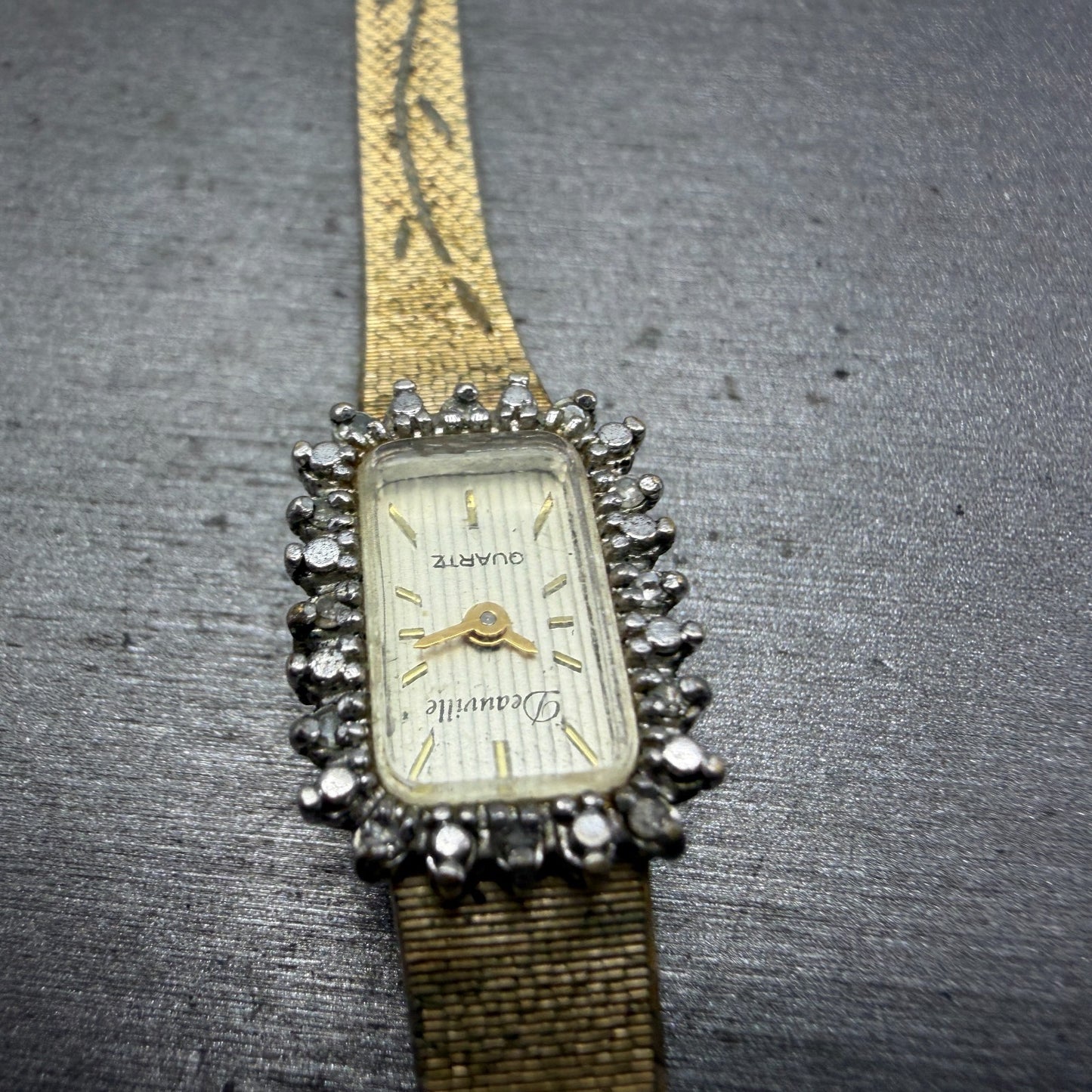 Armitron Deauville Watch Women 12mm Gold Tone Diamond Bezel BROKEN!! New Battery5