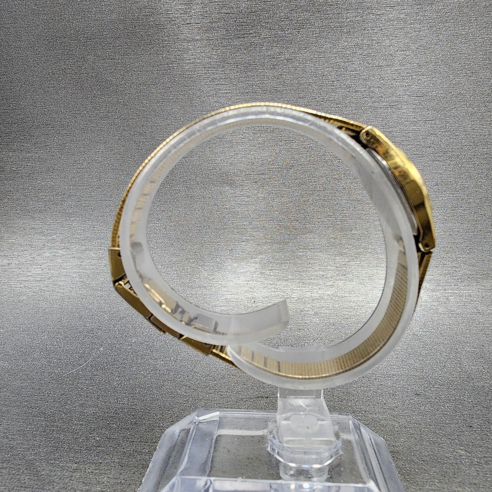 Seiko Watch 17mm Women Champagne Dial Gold Tone Round 20200329 New Battery9