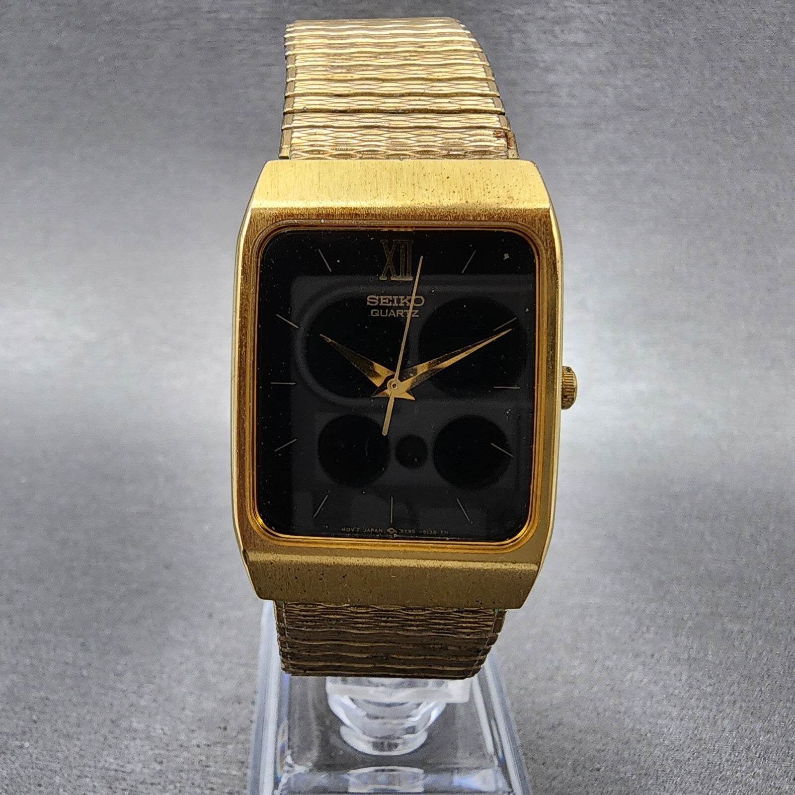 Seiko Tank Watch Men 26mm Black Dial Gold Tone Rectangle 5Y955009 New Battery0