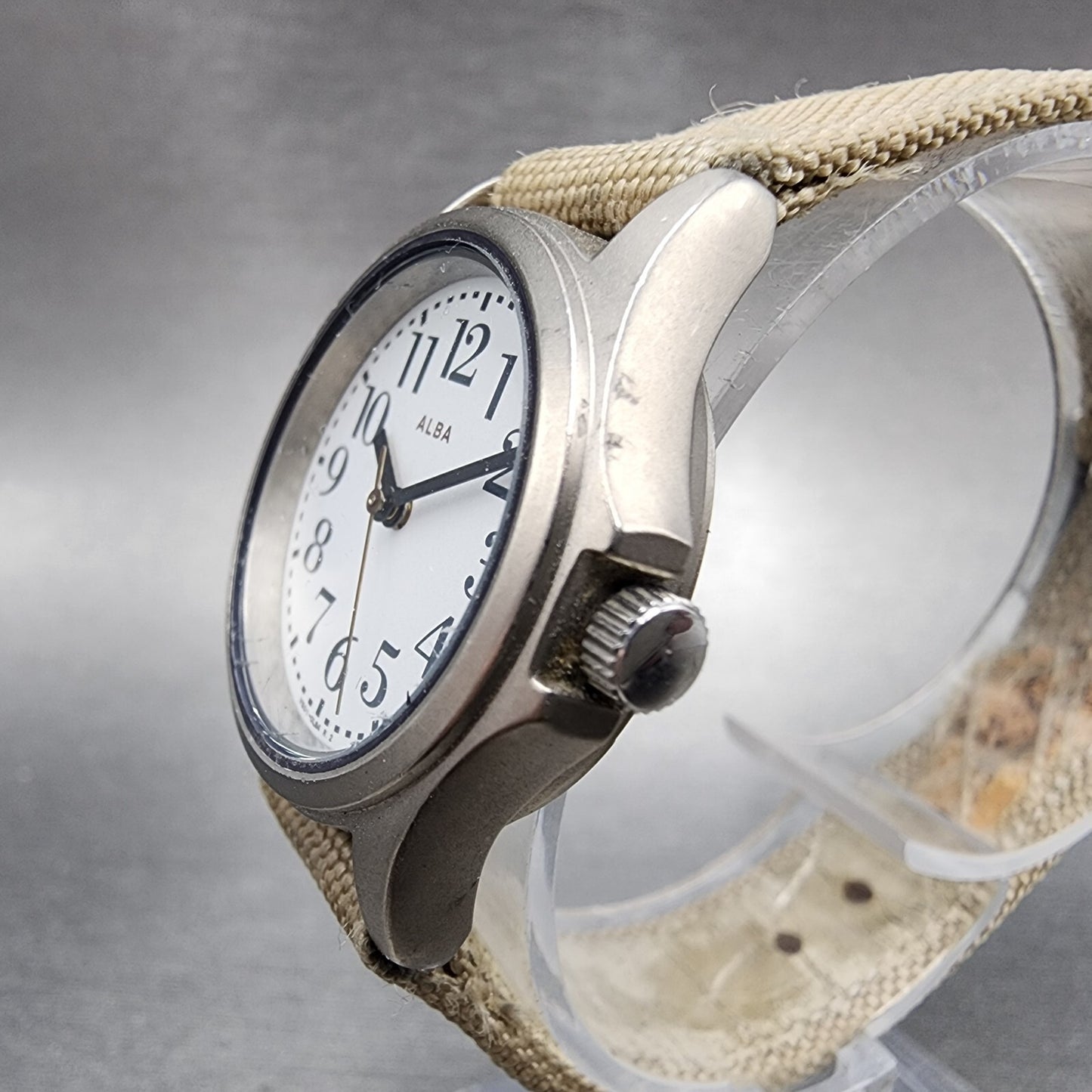 Seiko ALBA Watch Women 27mm Silver Dial Titanium Round V5010DL0 New Battery2