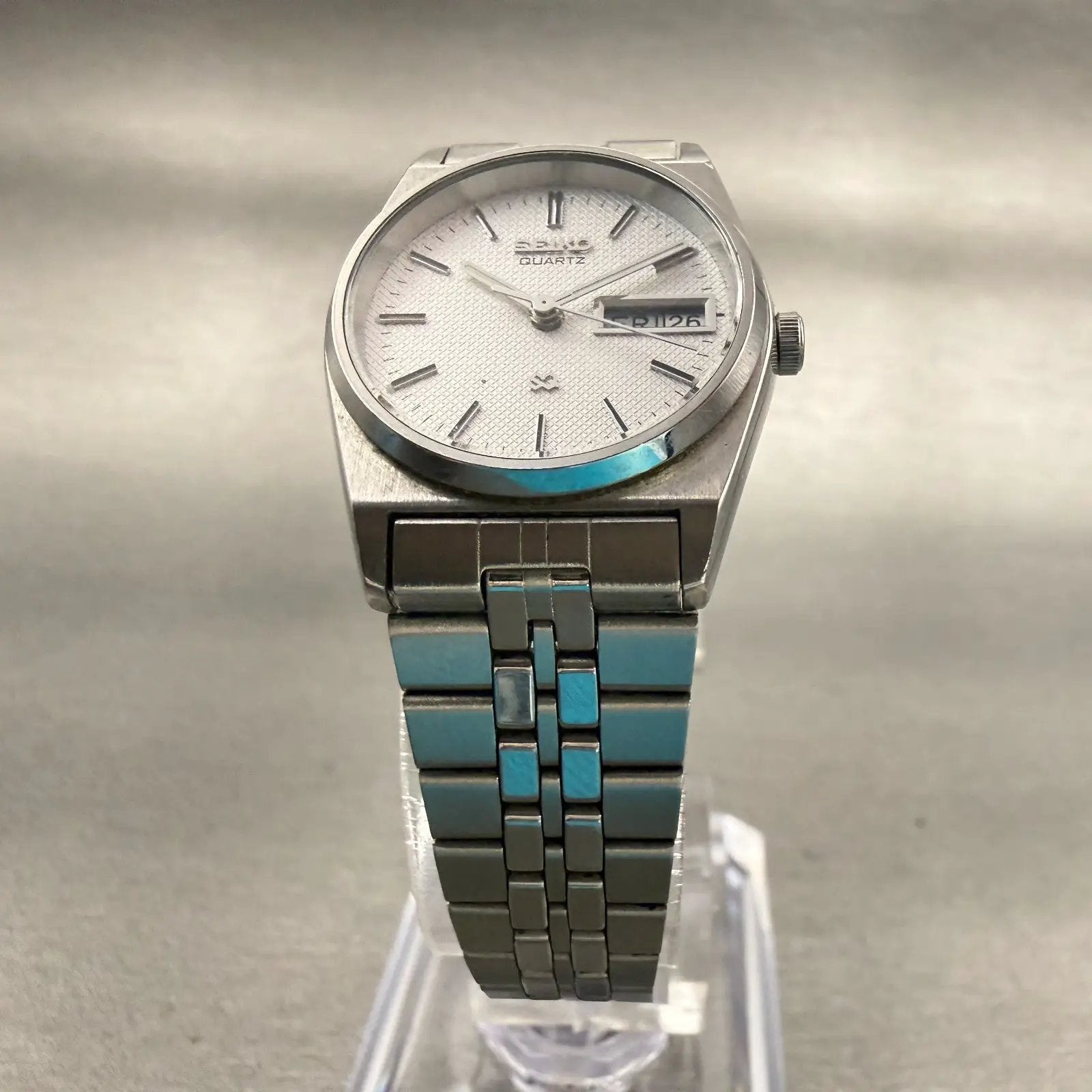 Seiko SQ Watch Women 23mm Silver Dial Silver Daydate Round 2A23-0029 New Battery5