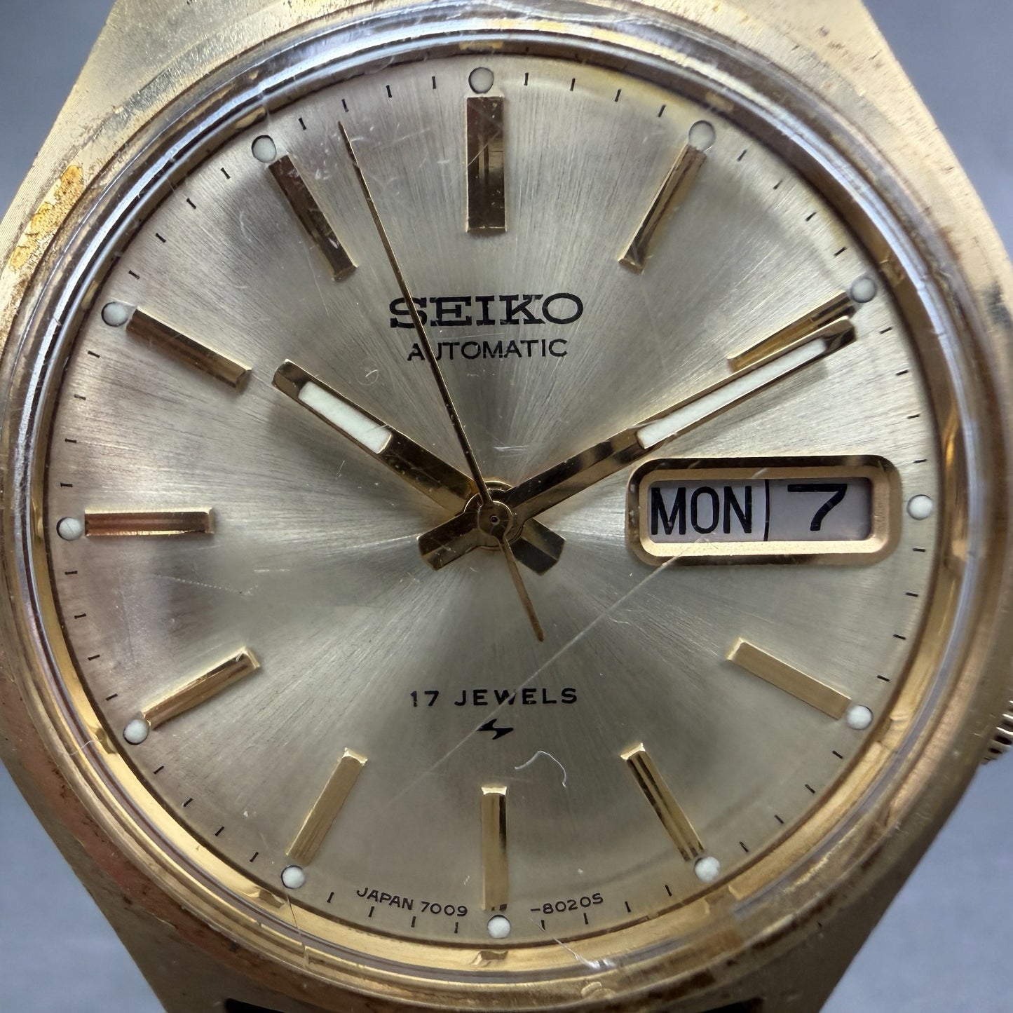 Seiko Automatic Watch Men 37mm Champagne Dial Gold Tone Daydate 7009-8029 Runs1