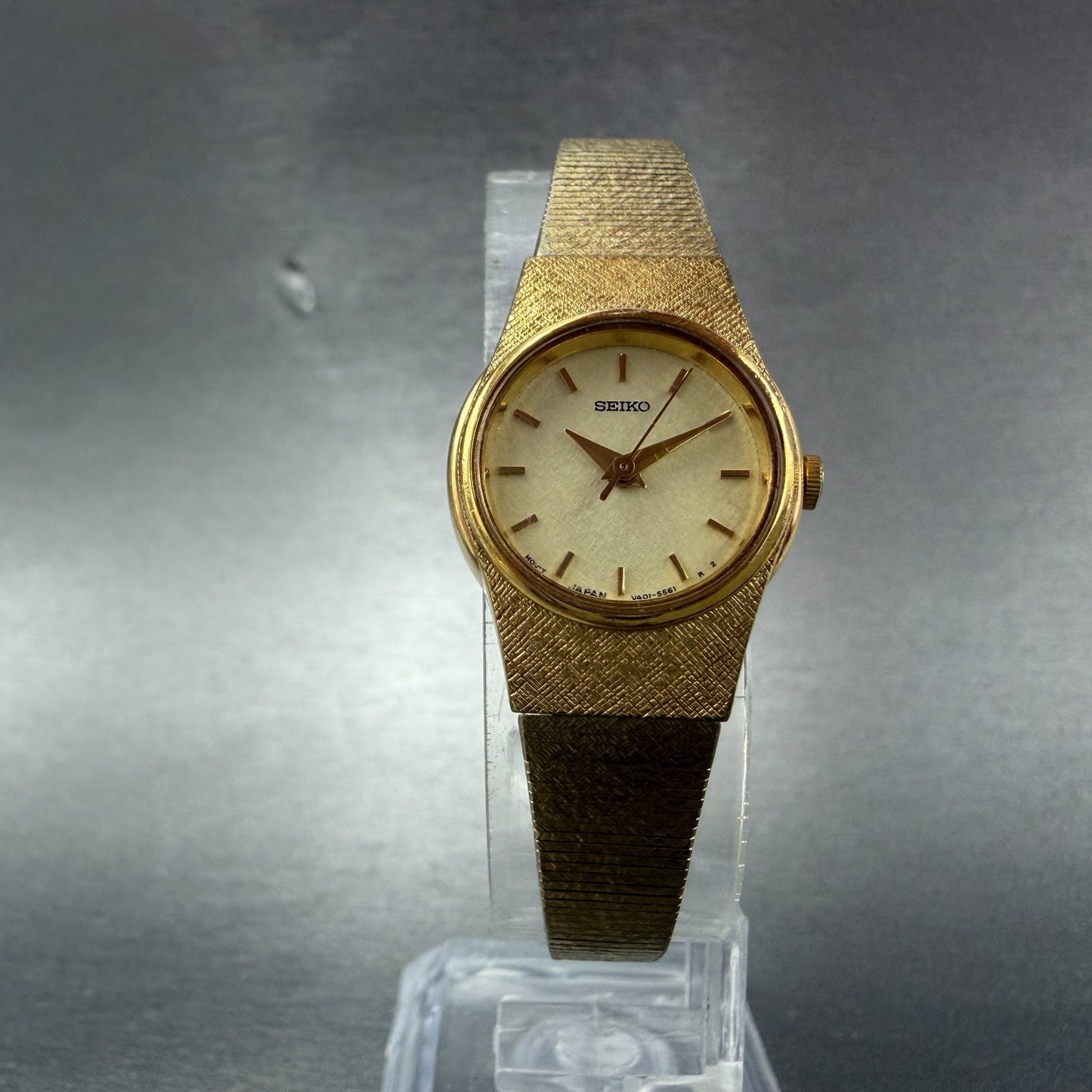 Seiko Watch Women 19mm Champagne Dial Gold Tone Round V401-1819 New Battery VTG5