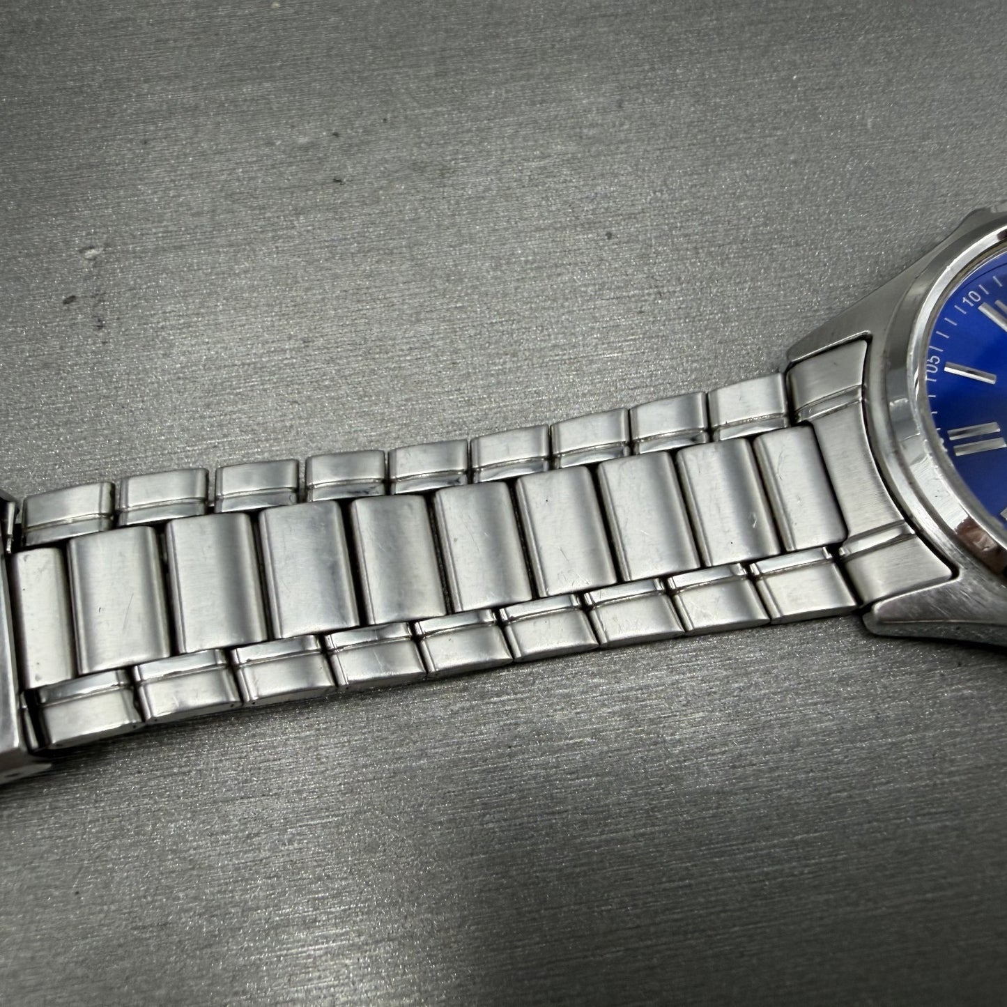Casio Watch Men 37mm Blue Dial Silver Tone Daydate MTP1239DJ New Battery6
