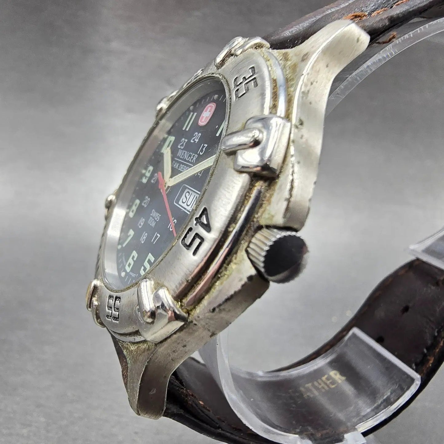 Wenger SMT Design Watch Men 40mm Black Dial Silver Tone Round 096.0685 PARTS JK3