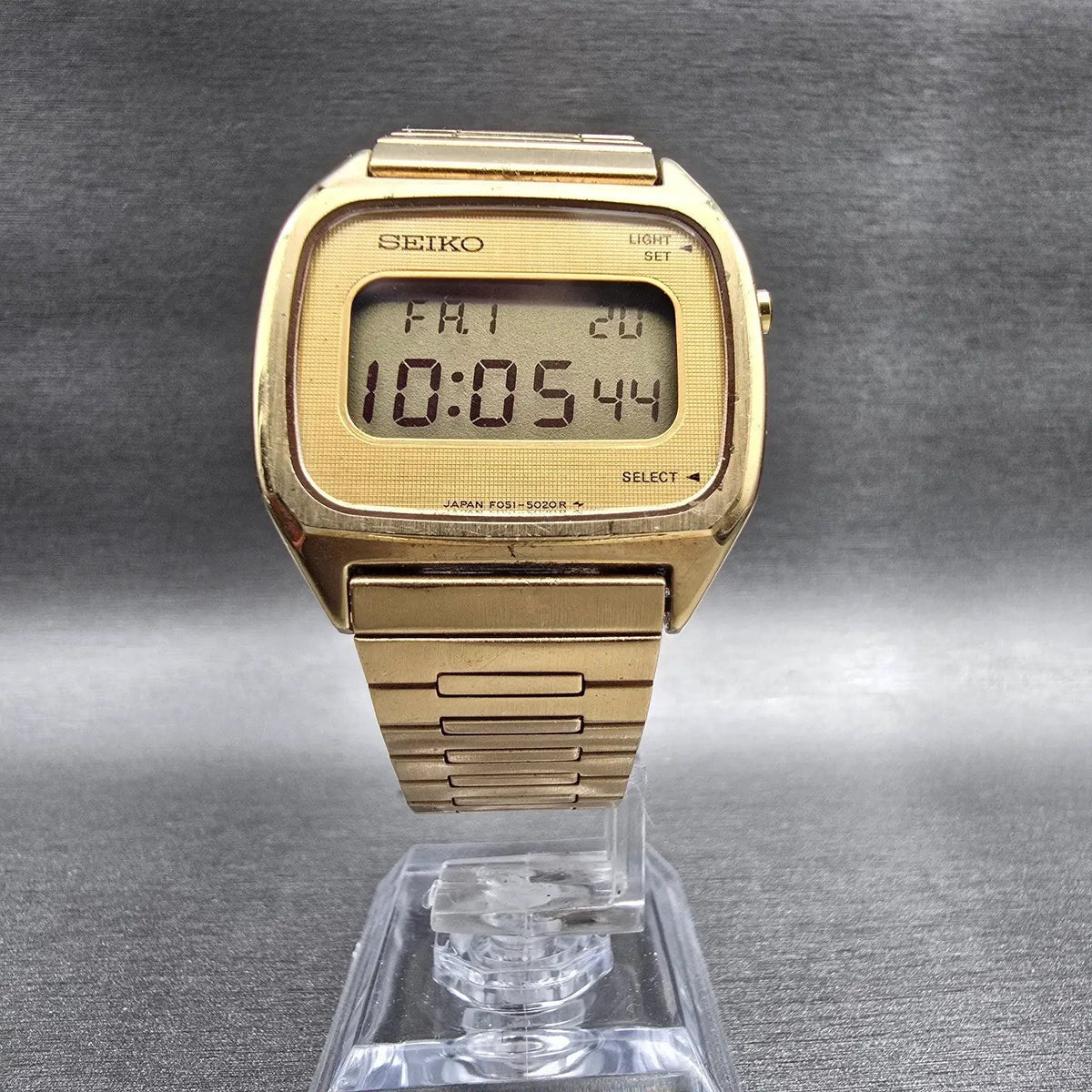 Seiko Digital Watch Men 32mm Gold Dial Gold Tone Daydate F051-5029 New Battery5