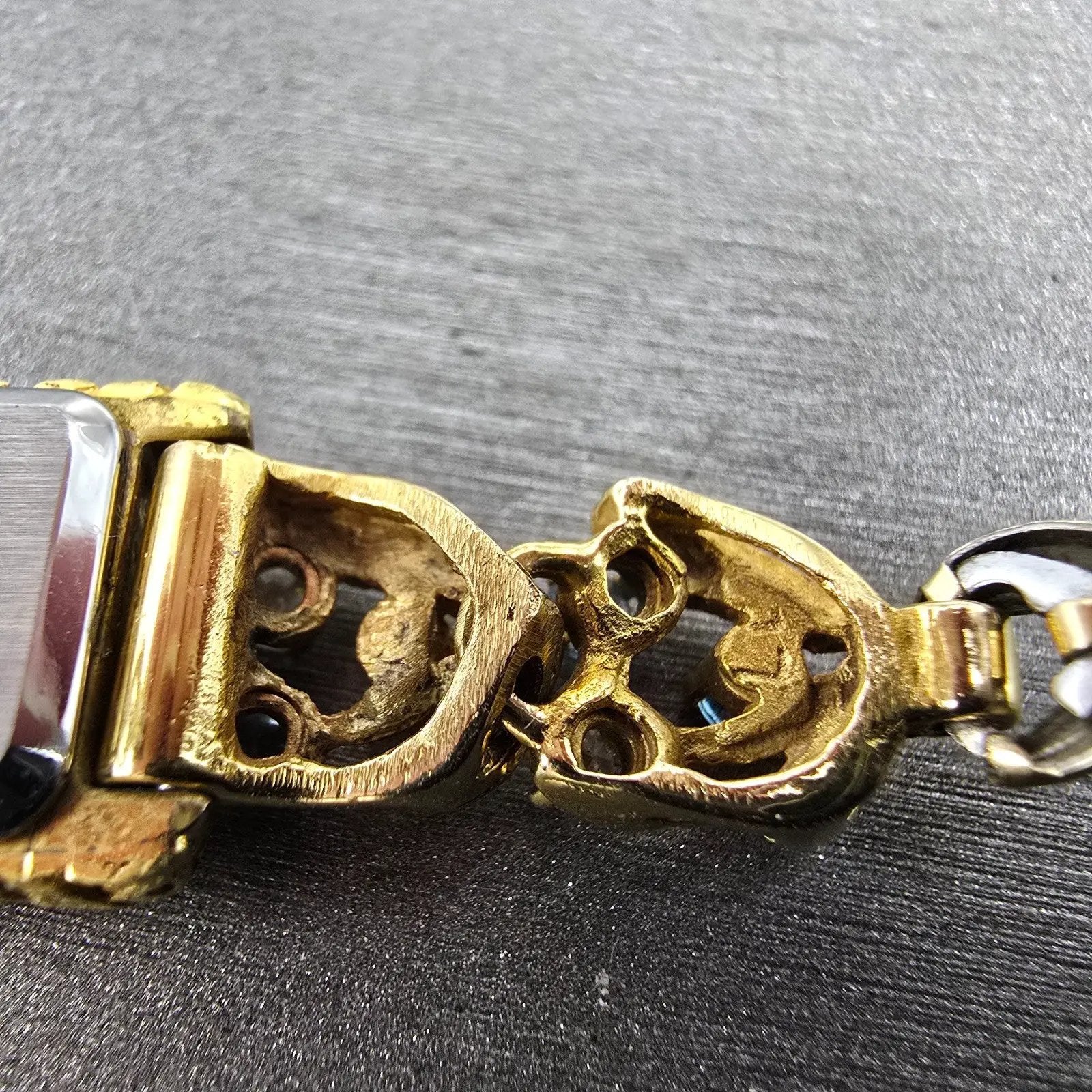 Seiko Tank Watch Women 14mm Champagne Dial Gold Nugget 2E20-6429 New Battery10