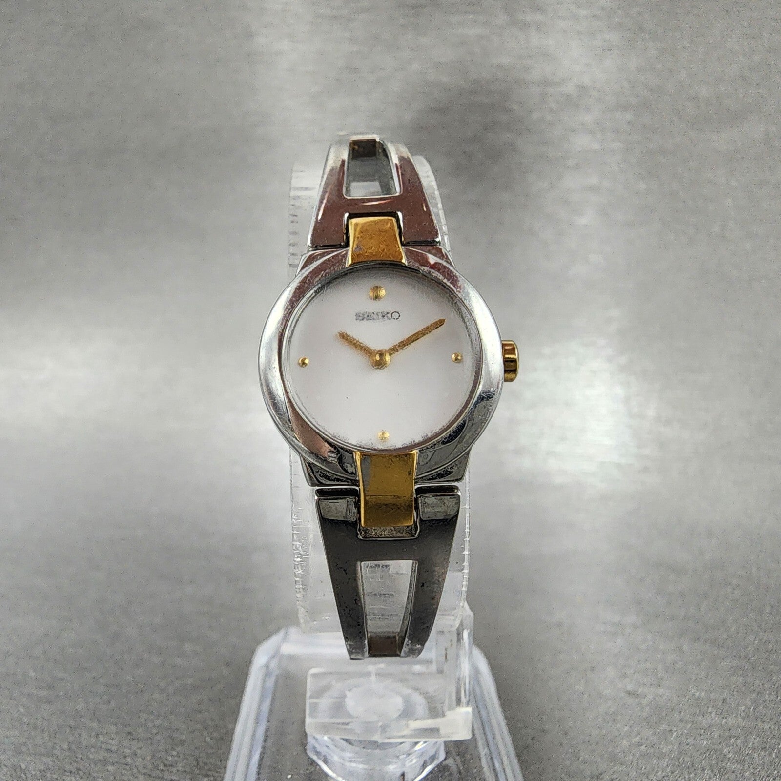 Seiko Watch Women 19mm White Dial Two Tone Round 1n000gm0 New Battery4