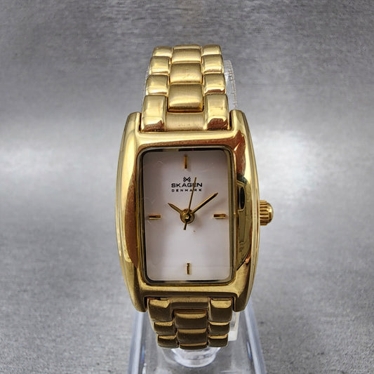 Skagen Tank Watch Women 19mm White Dial Gold Tone Rectangle 93SGXW New Battery0