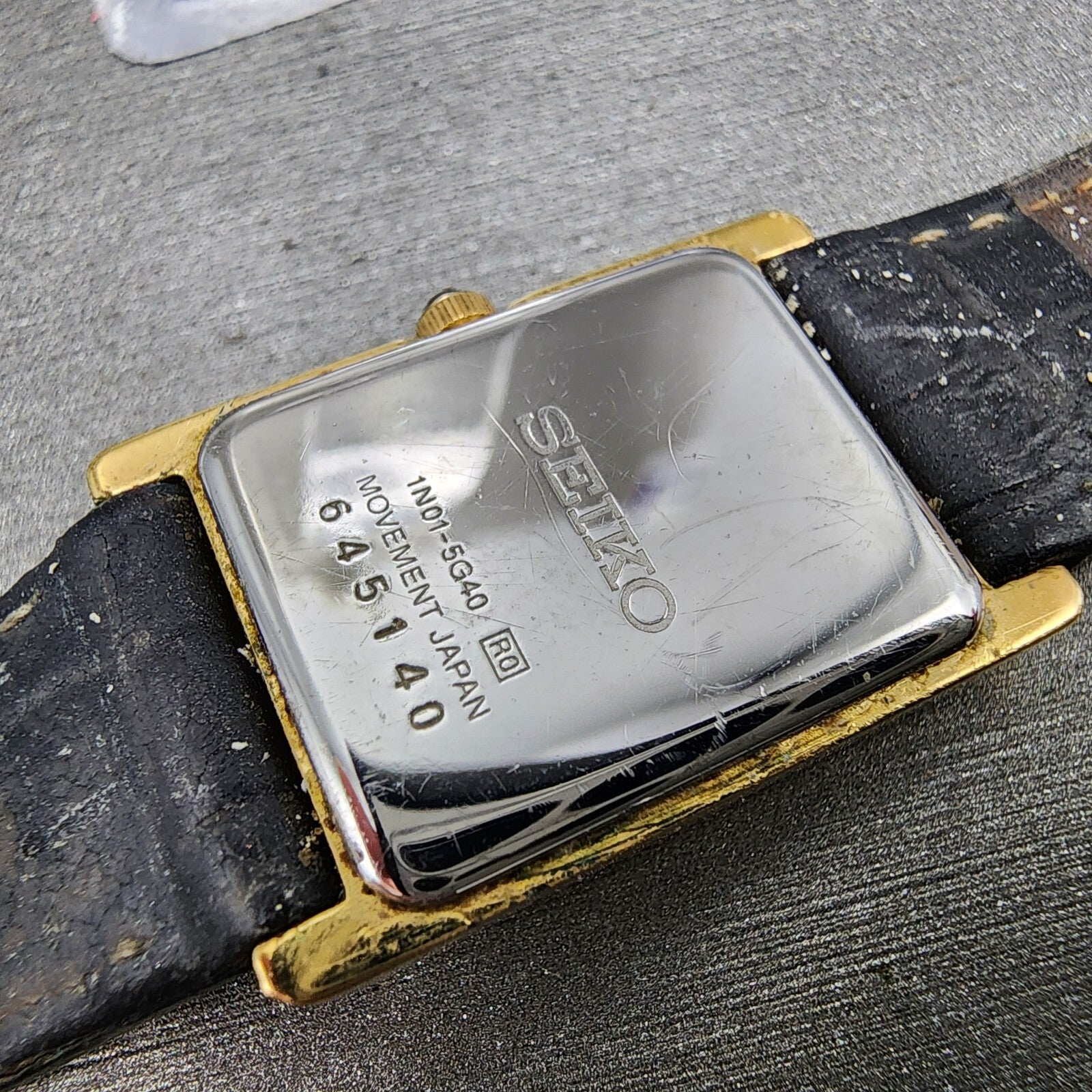 Seiko Tank Watch Women 18mm White Dial Gold Tone Rectangle 1N015G40 New Battery9