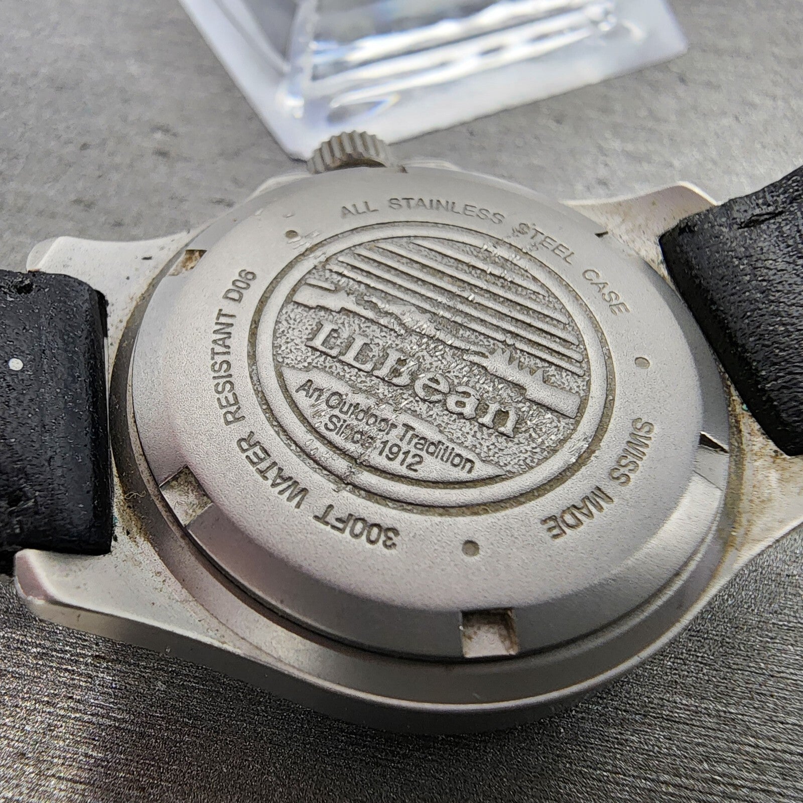 LL Bean Watch Women 30mm Black Dial Gray Tone Date Round Swiss PARTS10