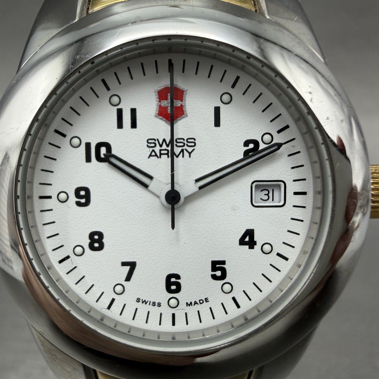 Victorinox Swiss Army Peak Watch Women 30mm White Dial Two Tone Date New Battery1