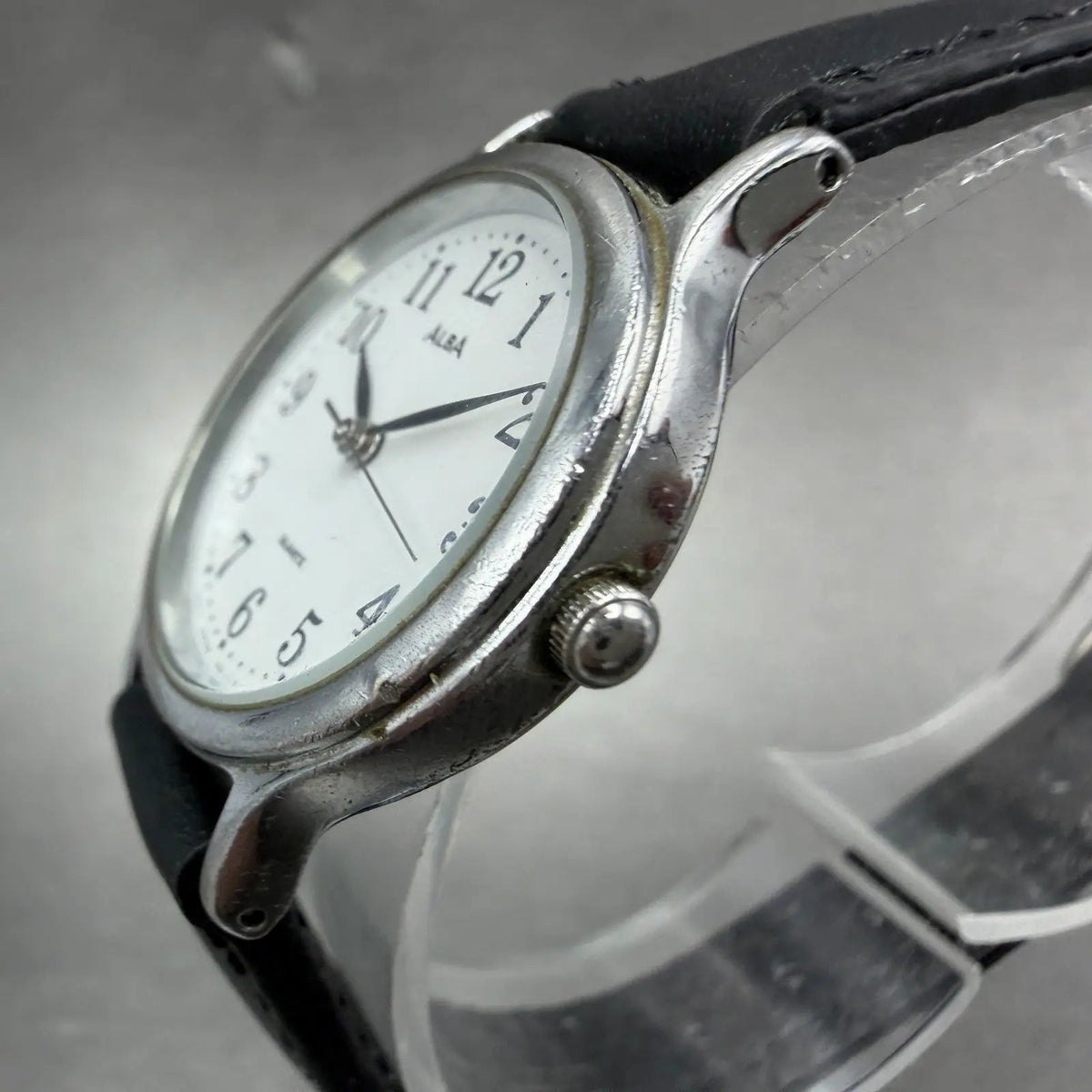 Seiko ALBA Watch Women 27mm White Dial Silver Tone Round V501-6K00 New Battery F2