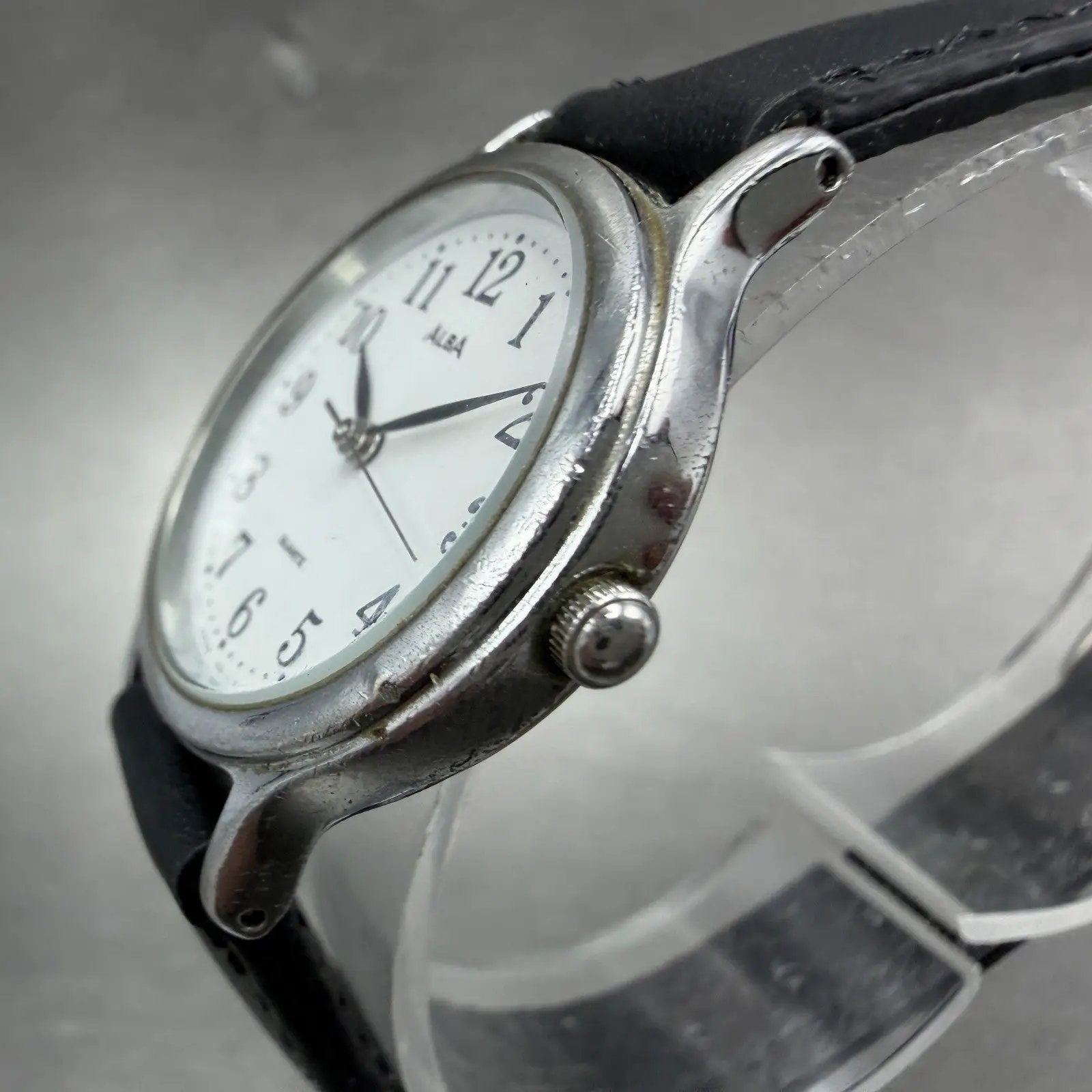 Seiko ALBA Watch Women 27mm White Dial Silver Tone Round V501-6K00 New Battery F2