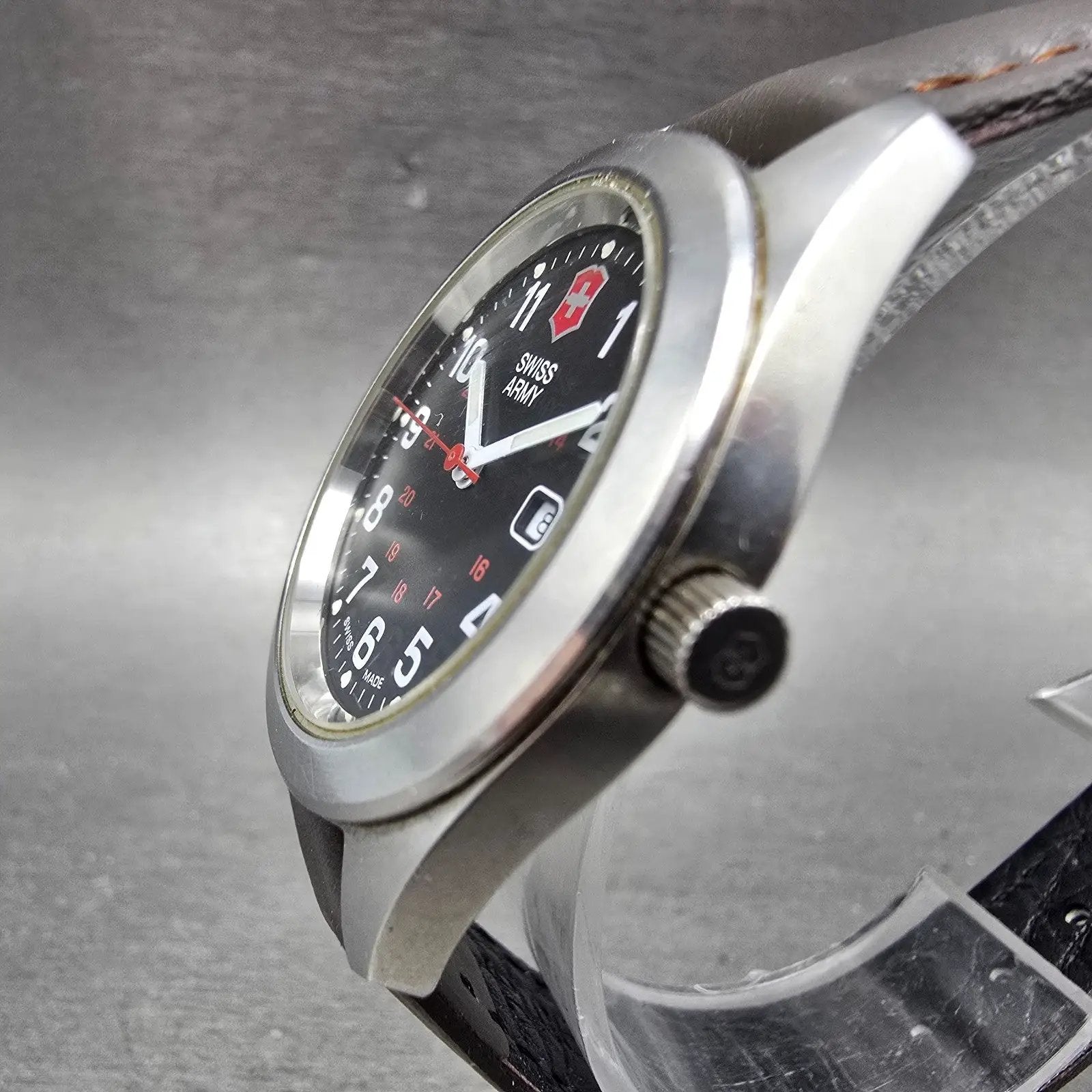 Victorinox Swiss Army Garrison Watch Women 34mm Black Dial Steel Date New Batt D2