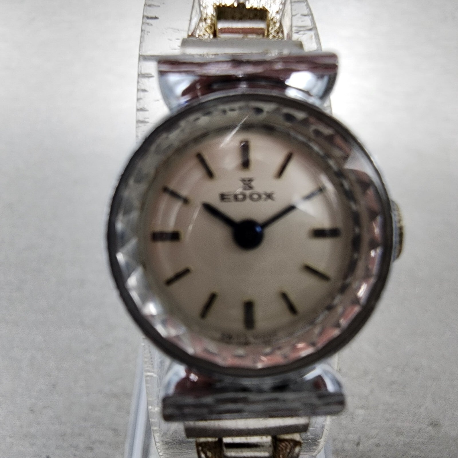 EDOX Watch Women 18mm White Dial Steel Round Manual Wind Runs Vintage2