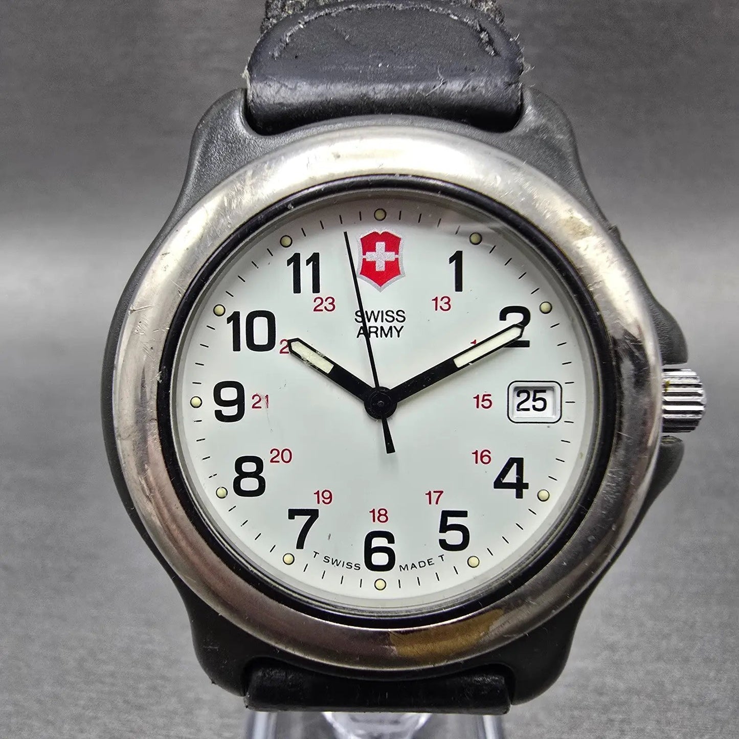 Victorinox Swiss Army Watch Men 39mm White Dial Black Tone Date Round PARTS VTG0