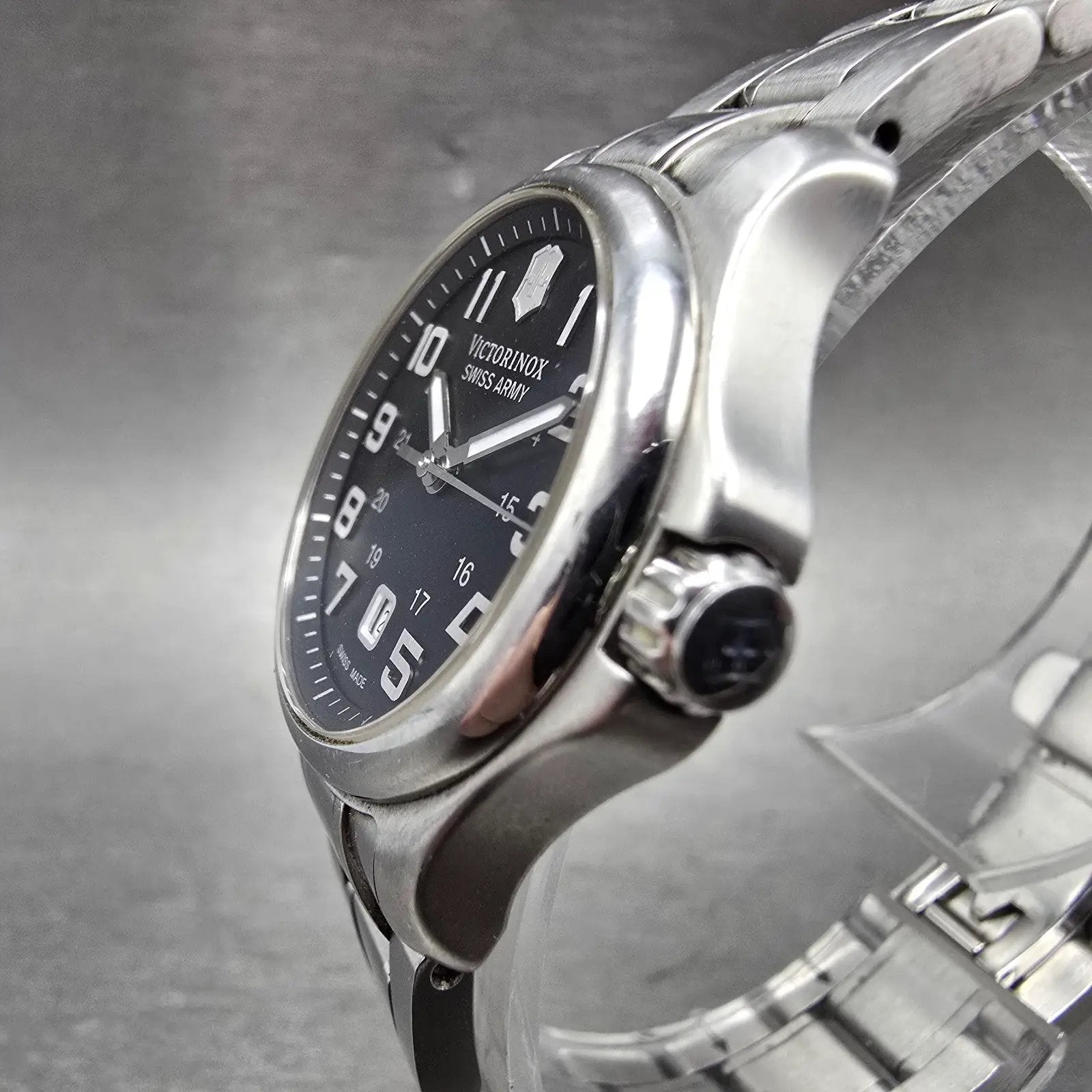 Victorinox Swiss Army Officer Watch Women 28mm Black Dial Steel Date New Battery2