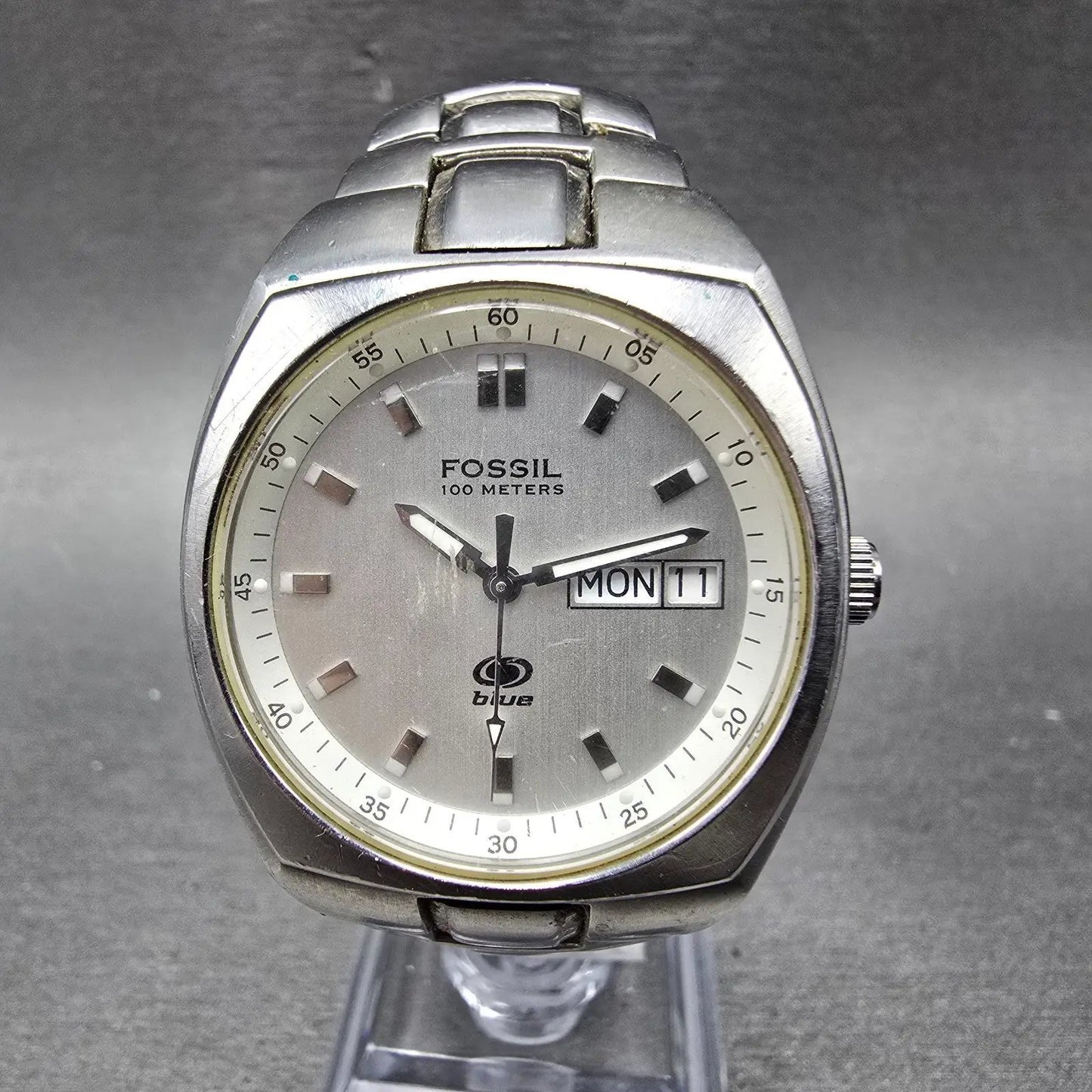 Fossil Blue Watch Women 33mm Silver Dial Silver Tone Daydate AM-3588 New Battery0