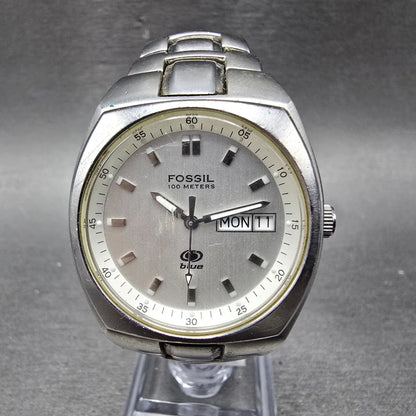 Fossil Blue Watch Women 33mm Silver Dial Silver Tone Daydate AM-3588 New Battery0