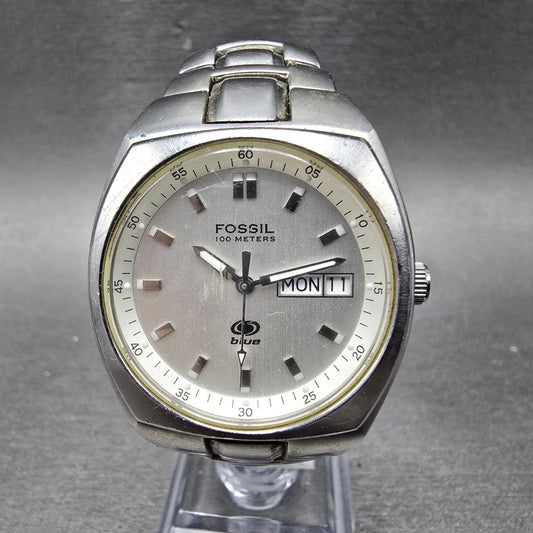 Fossil Blue Watch Women 33mm Silver Dial Silver Tone Daydate AM-3588 New Battery0