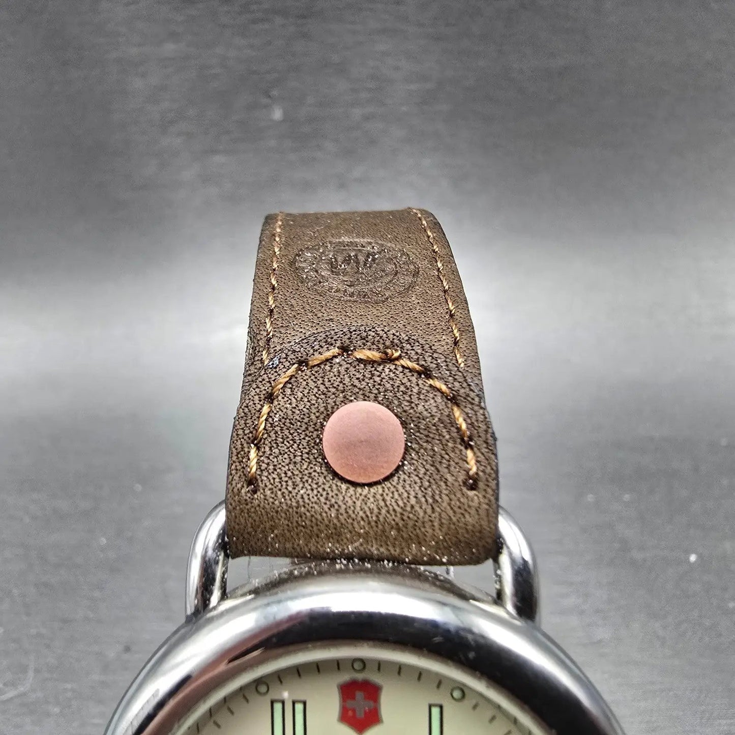 Victorinox Swiss Army Cavalry Watch Men 37mm Cream Dial Silver Tone Date PART LQ5