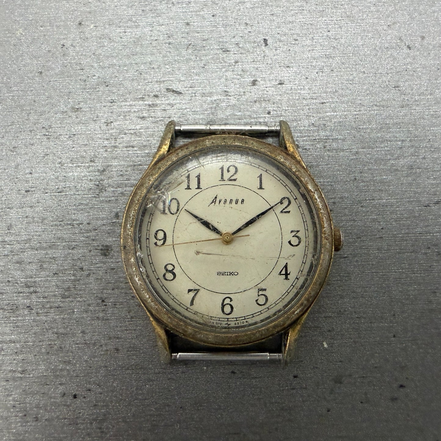 Seiko Avenue Watch Men 31mm White Dial Gold Tone Round 5P31-6210 New Battery0