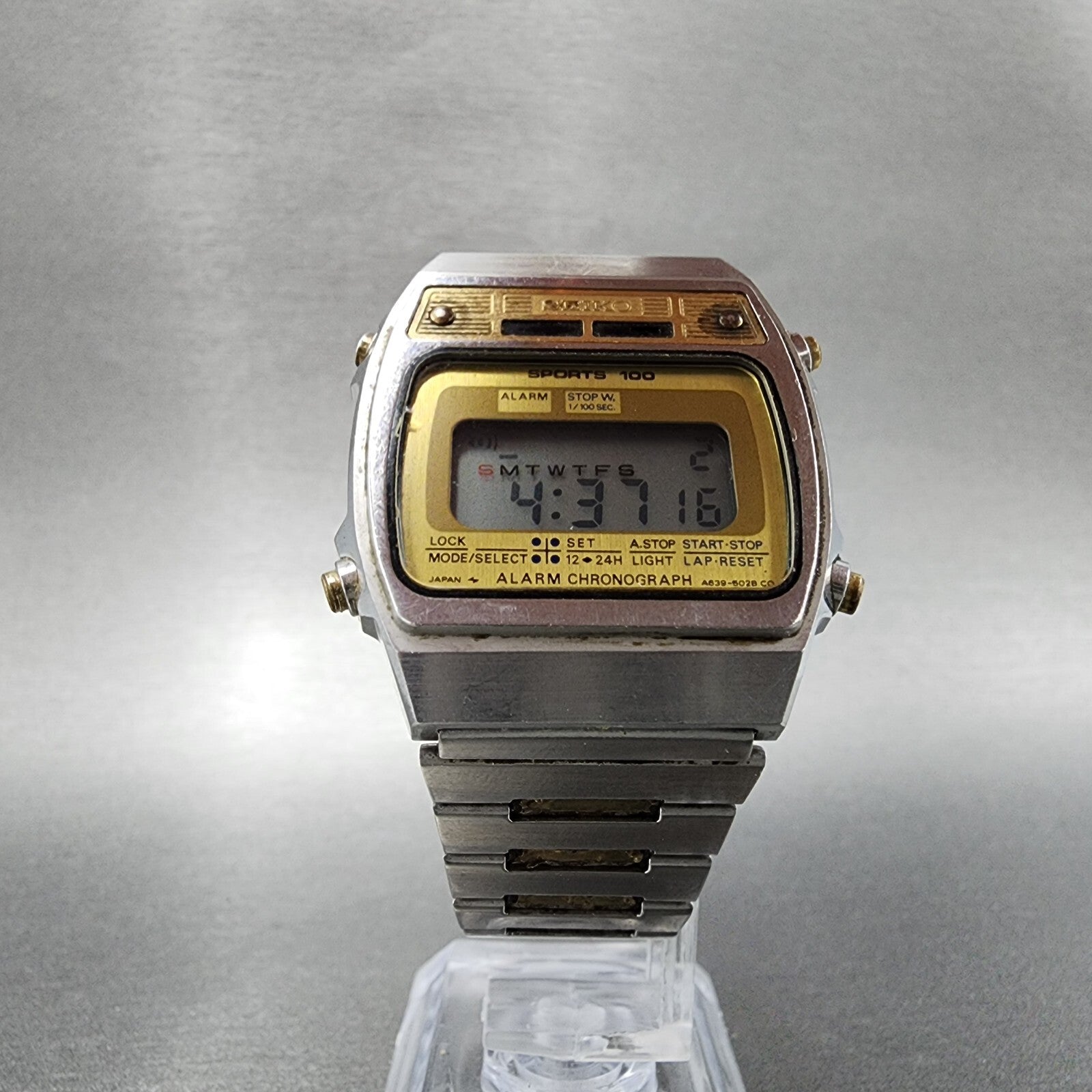 Seiko Digatel Watch Men 33mm  Two Tone alarm chrono a639502a New battery5