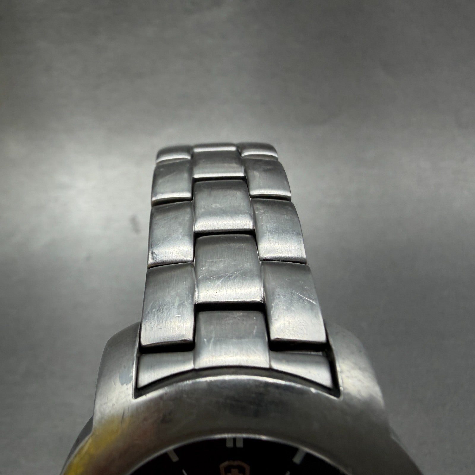 Victorinox V7-02 GMT Watch Men 37mm Black Dial Steel Date Round New Battery4