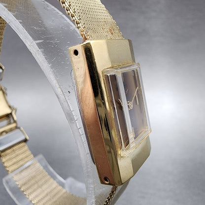 Seiko Tank Watch Women 16mm Gold Dial Gold Tone 113849 Rectangle Manual Wind3