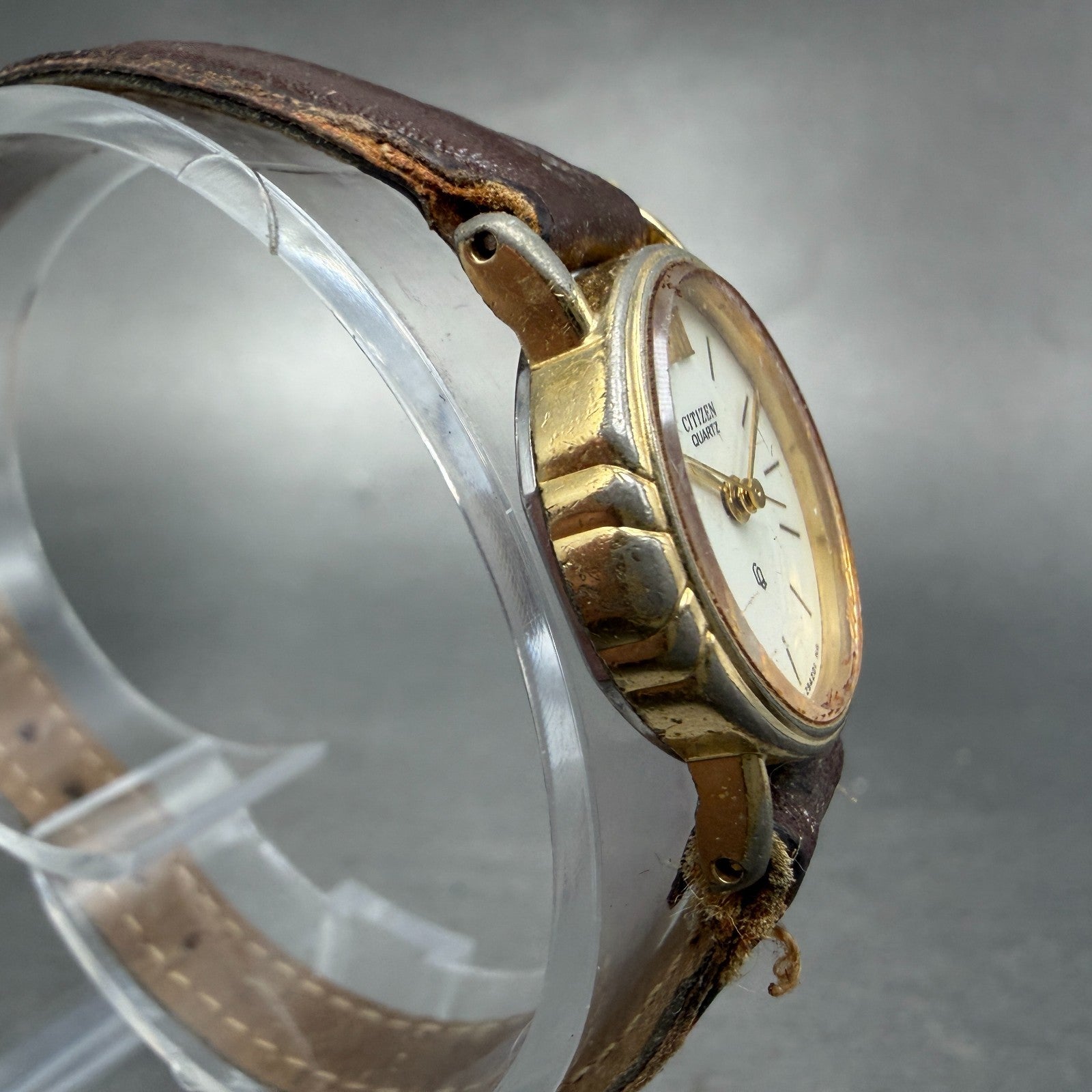 Citizen CQ Watch Women 19mm White Dial Gold Tone Oval 2931-292758 New Battery3