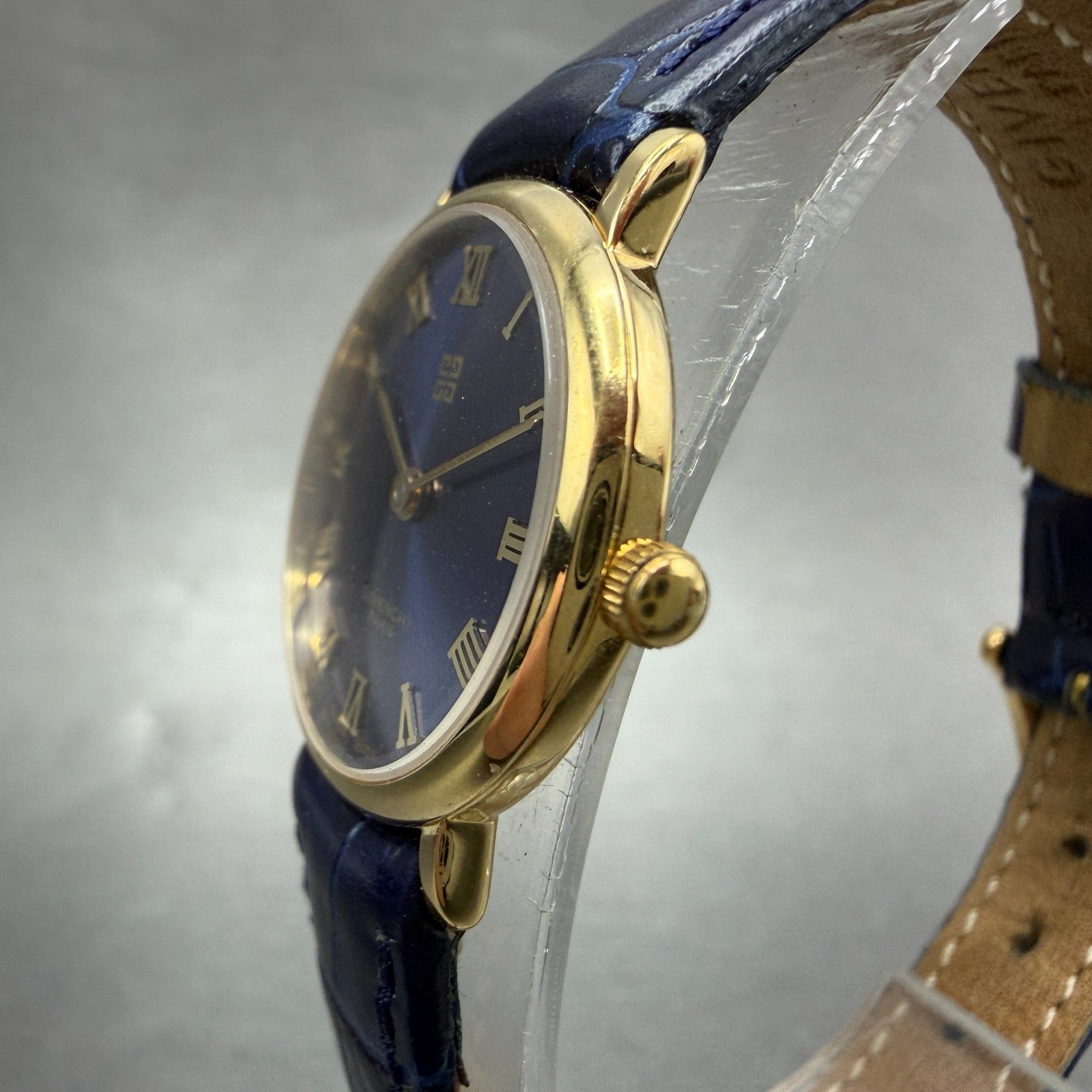 Givenchy Watch Women 24mm Blue Dial Gold Tone Round Swiss New Battery W/Box2