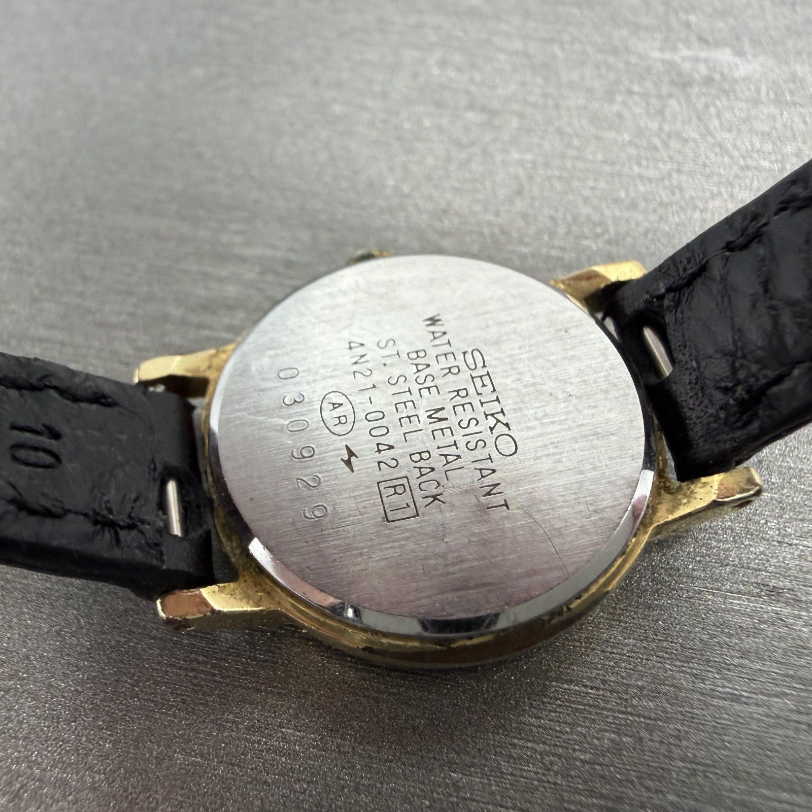 Seiko Watch Women 21mm White Dial Gold Tone Round 4N21-0042 New Battery9