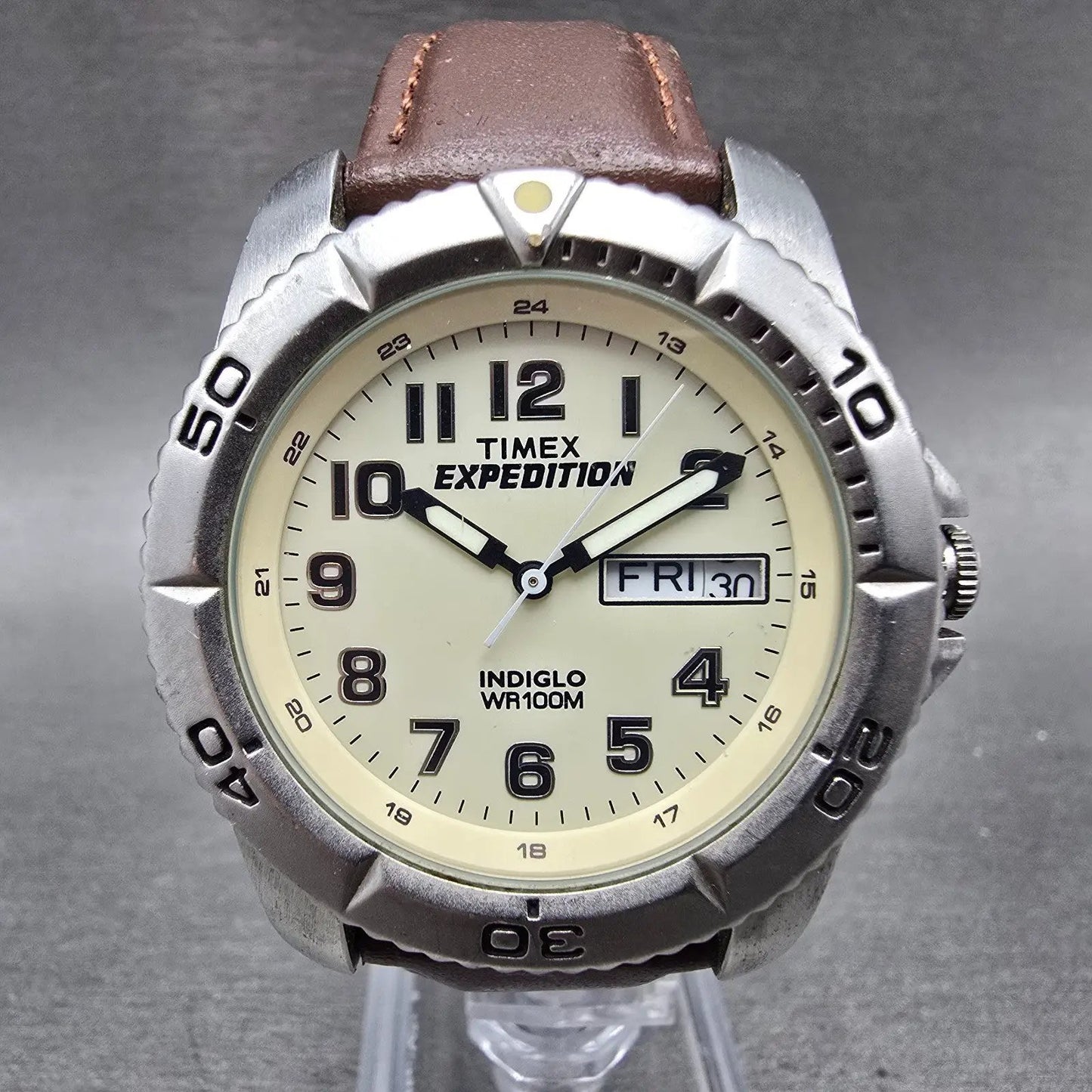 Timex Expedition Dive Watch Men 40mm Cream Dial Silver Tone Daydate New Battery0