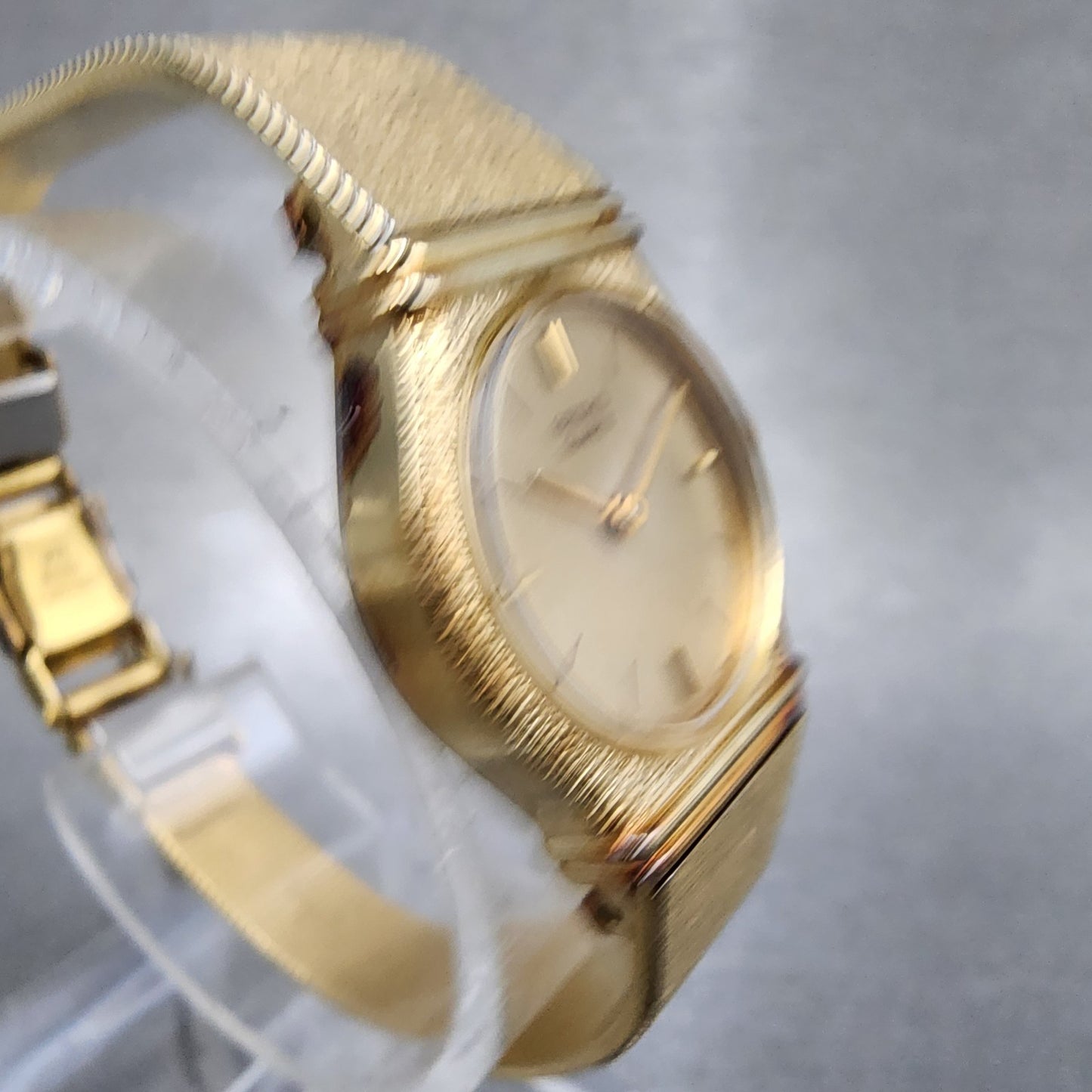Seiko Watch Women 19mm Champagne Dial Gold Tone Round 14000750 New Battery3