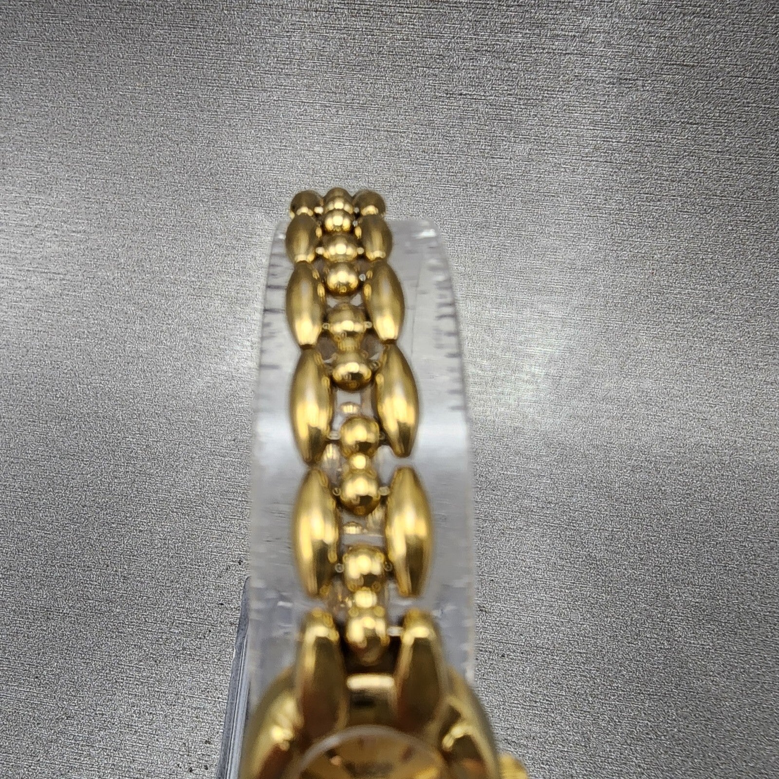Bulova Watch Women 17mm Champagne Dial Gold Tone Oval 92H51 New Battery4