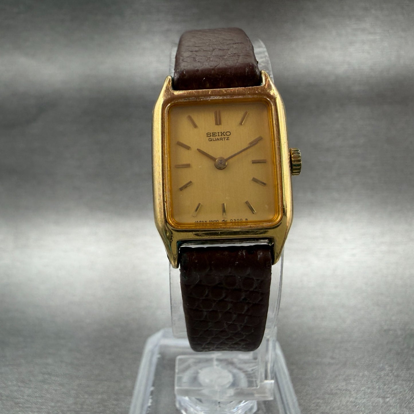 Seiko Tank Watch Women 17mm Champagne Dial Gold Tone 4N00-5129 New Battery5