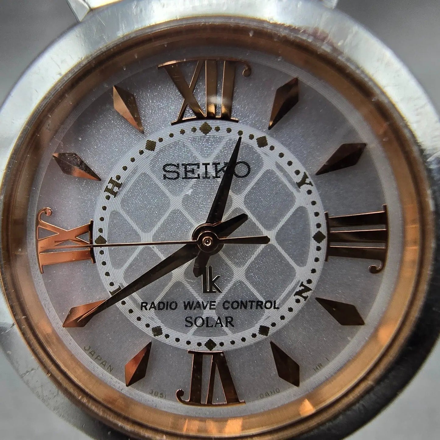 Seiko Lukia Solar Watch Women 28mm White Dial Two Tone Atomic Round READ!!!!!!!!2