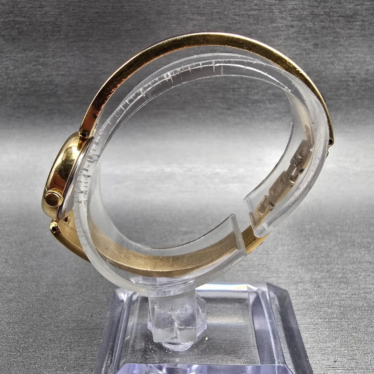 Seiko Alba Watch Women 19mm White Dial Gold Tone Round V232-0230 New Battery6