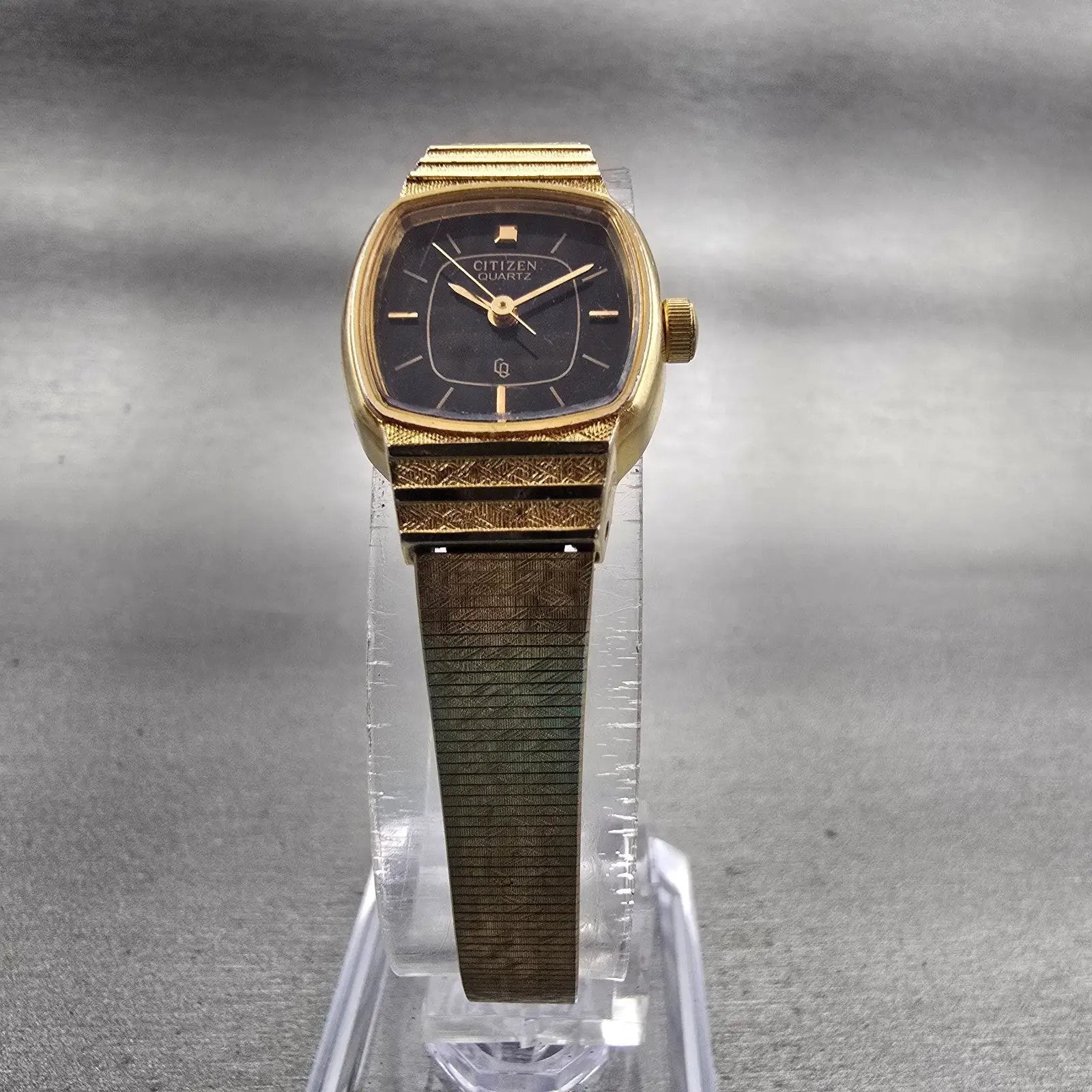 Citizen CQ Watch Women 16mm Black Dial Gold Tone Rectangle 2951-293789 New Batt5