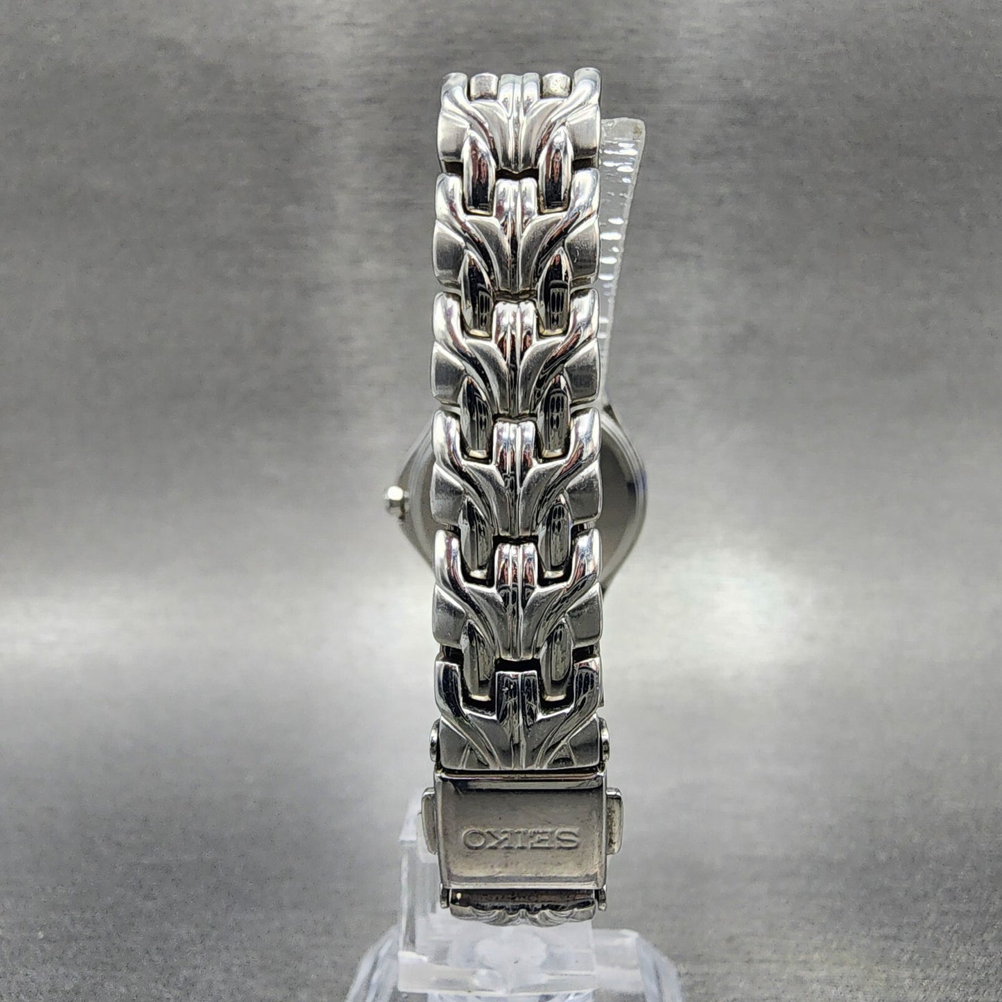 Seiko Solar Watch Women 27mm MOP Dial Steel Date Round Crystal Bezel Runs7