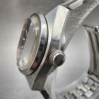 Seiko Automatic Watch Women 24mm Red Dial Silver Tone Date 2205-0679 Runs