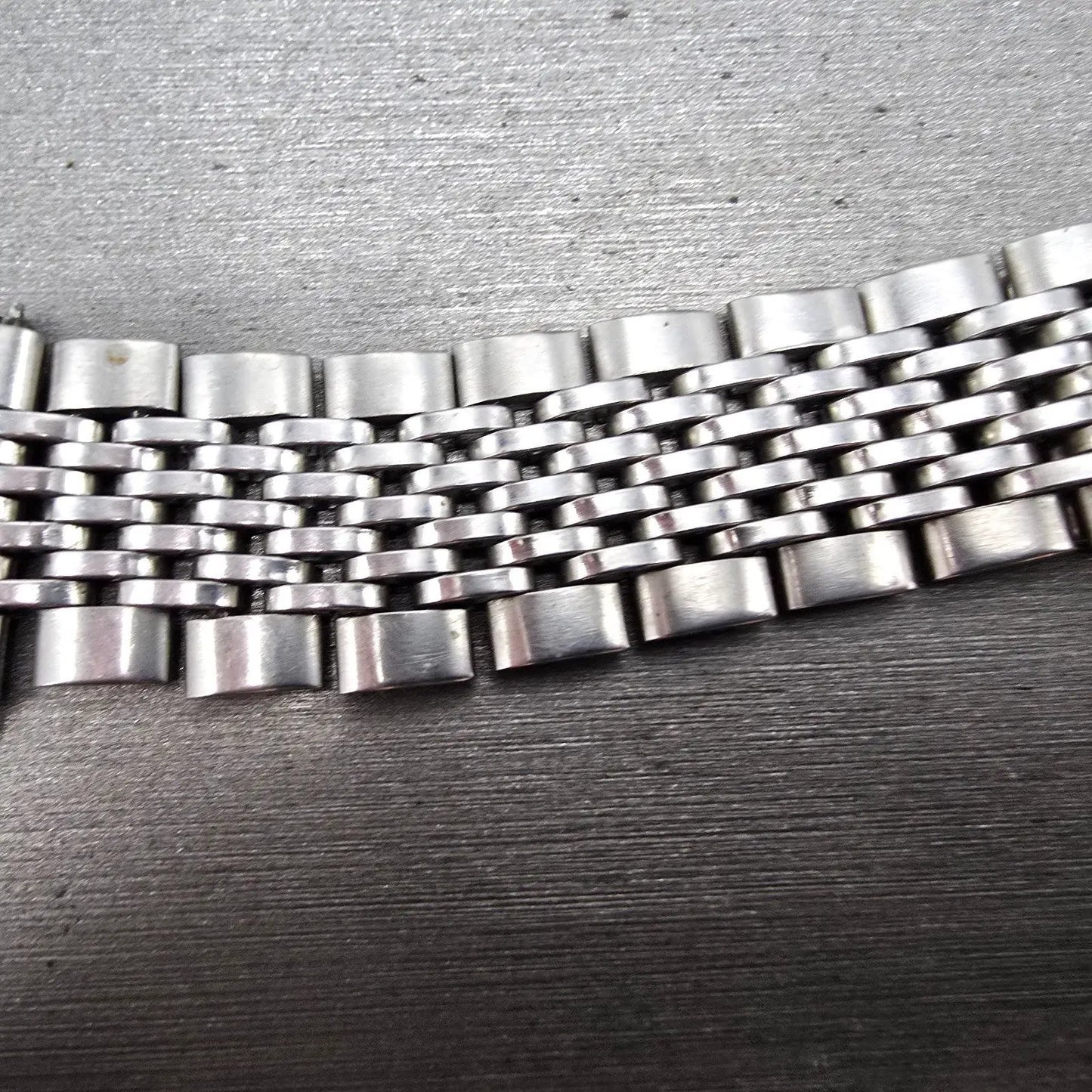 Seiko Beads Of Rice Bracelet 19mm Stainless Steel Silver Tone Tri Folding ClaspK2