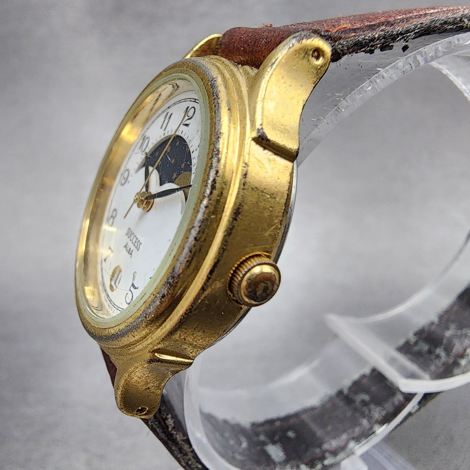 Seiko Alba Success Moon Phase Watch Women 27mm White Dial Gold Tone Date NewBat2