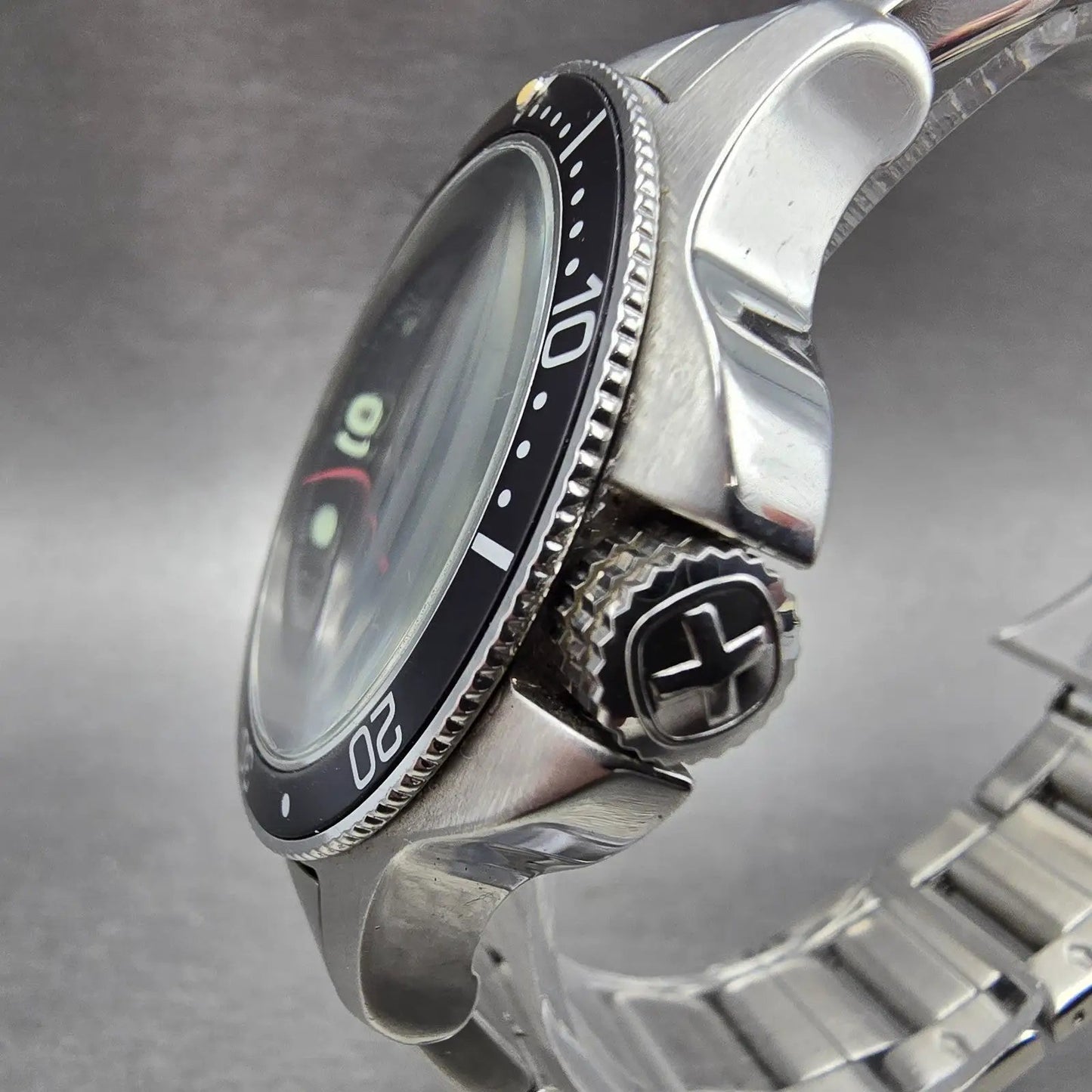 Wenger Swiss Military Dive Watch Men 40mm Black Dial Steel Date 79176 New Batt2