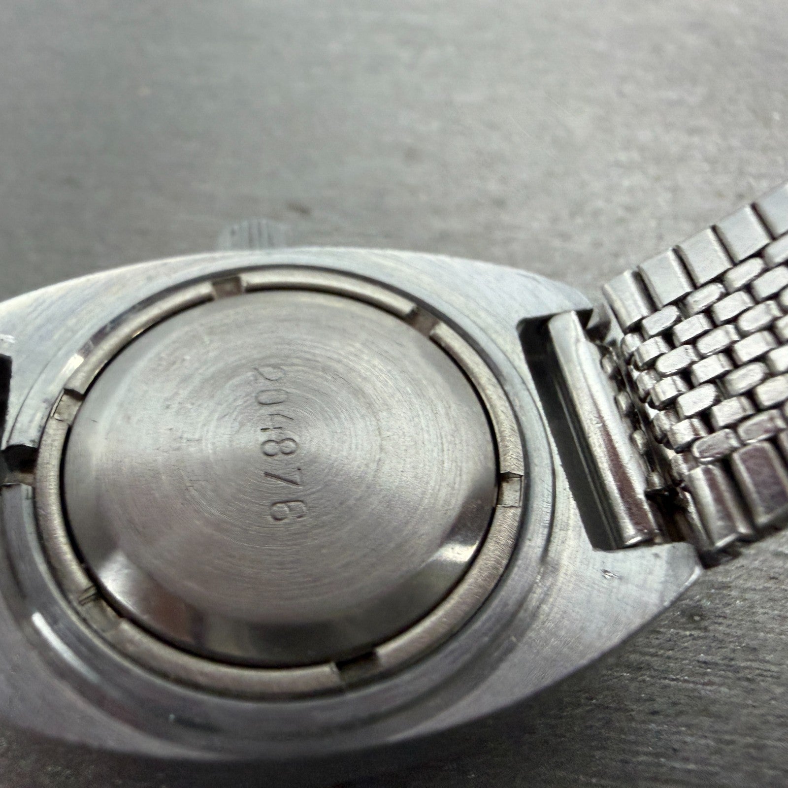 Zaria Dive Watch Women 24mm White Dial Silver Tone Manual Wind Runs Vintage USSR9