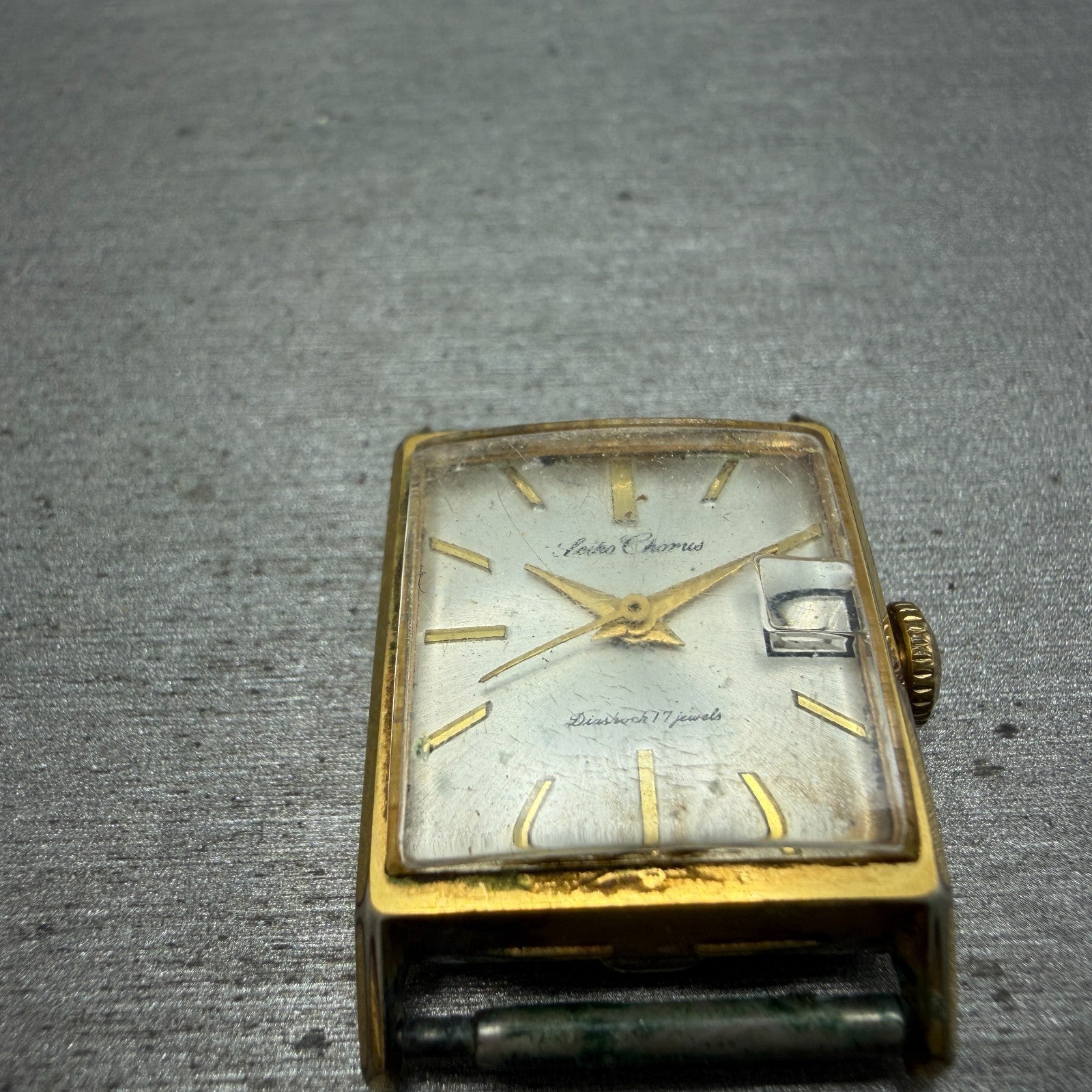 Seiko Chronos Tank Watch Women 20mm Silver Dial Gold Tone Date Manual 333010 Run6